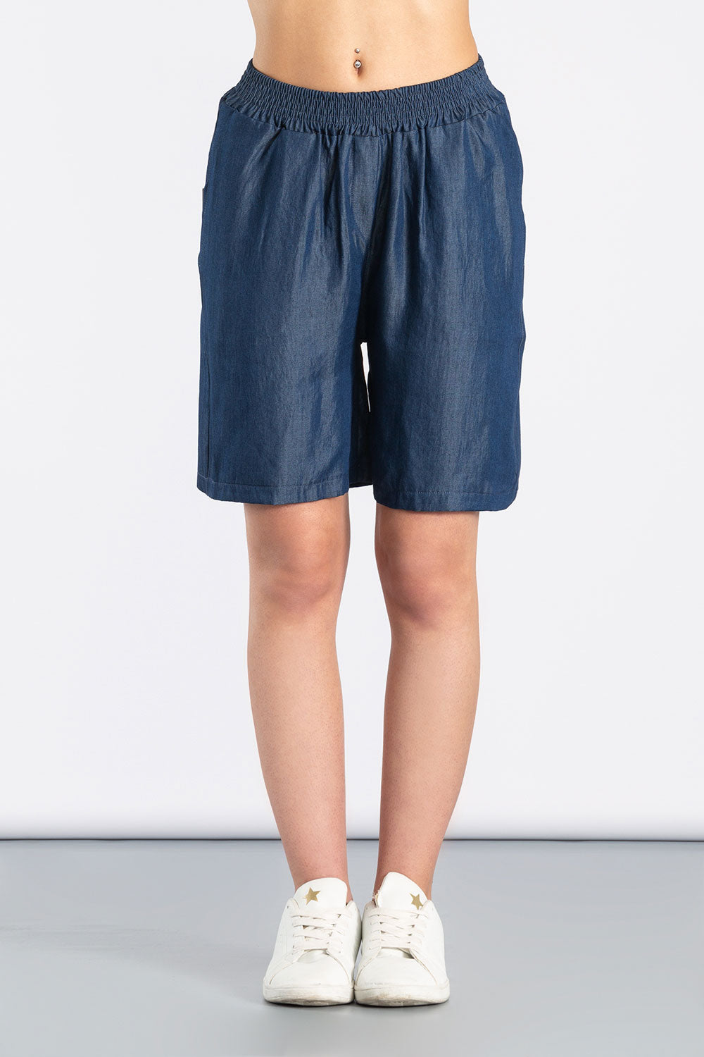 BERMUDA CON ELASTICO IN VITA