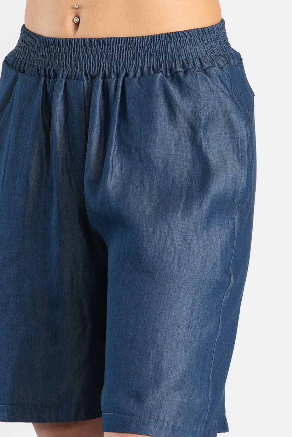 BERMUDA CON ELASTICO IN VITA