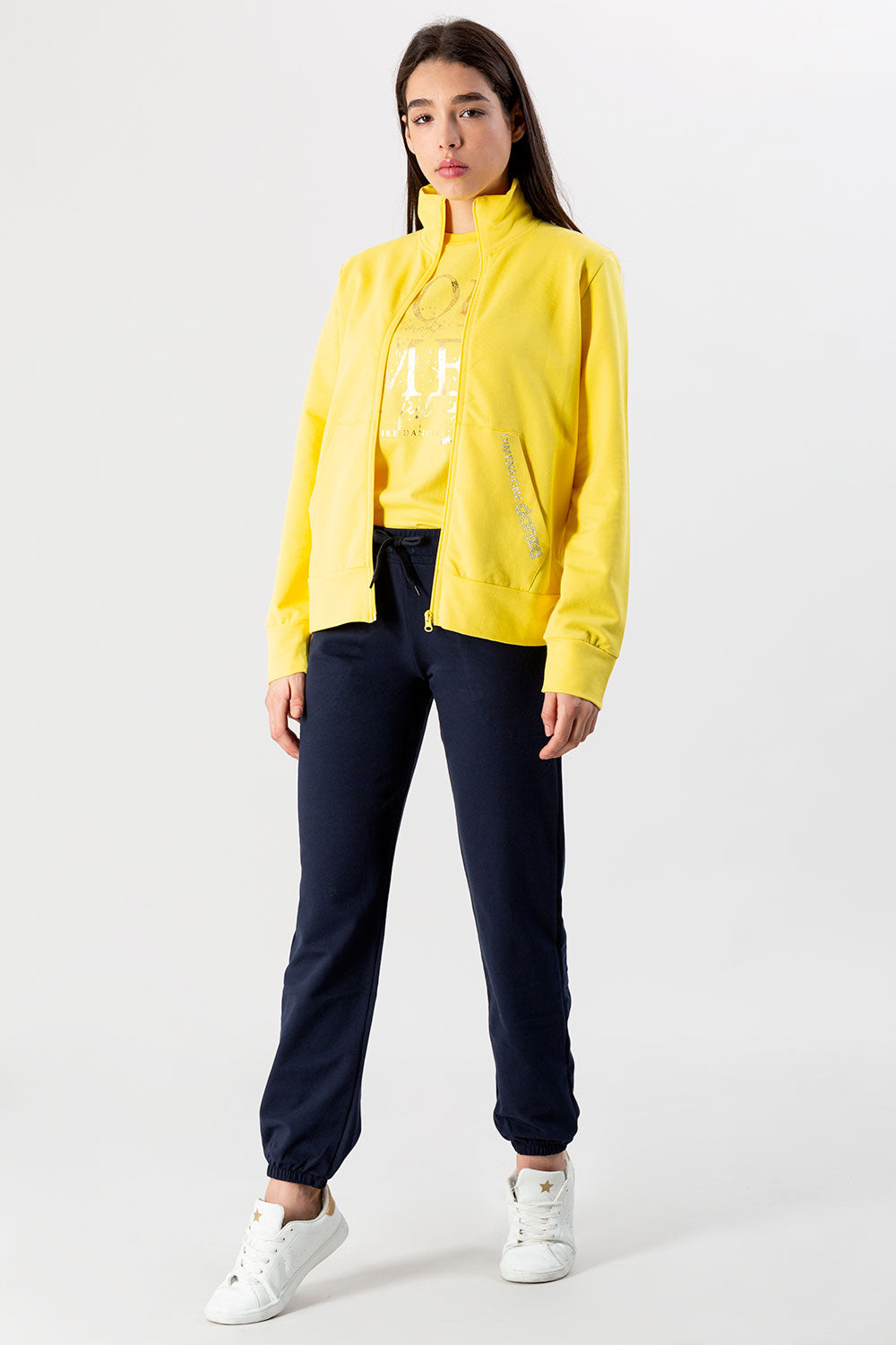 TUTA CON GIACCA A COLLO ALTO