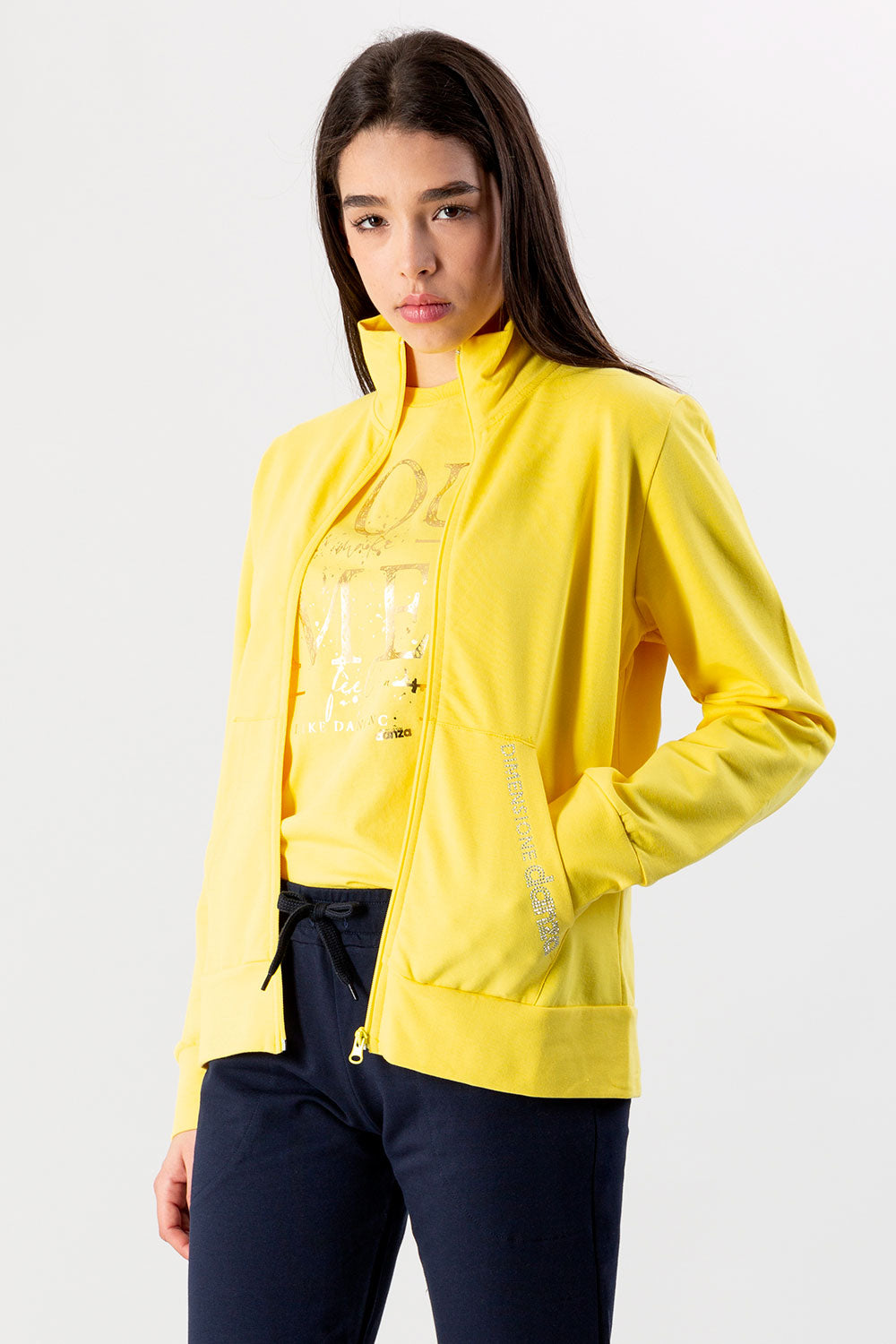 TUTA CON GIACCA A COLLO ALTO