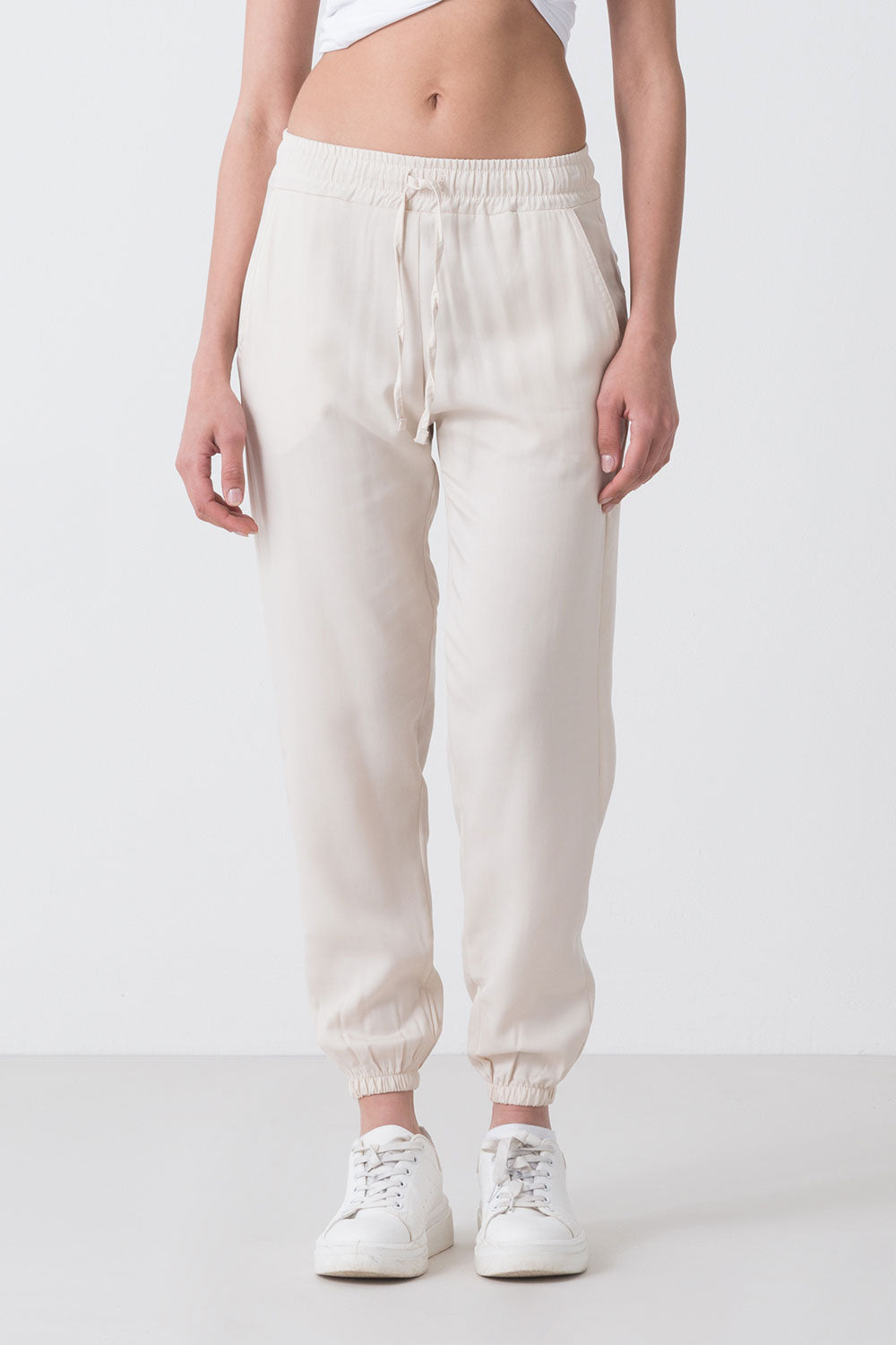 PANTALONE CON ELASTICO AL FONDO IN TENCEL