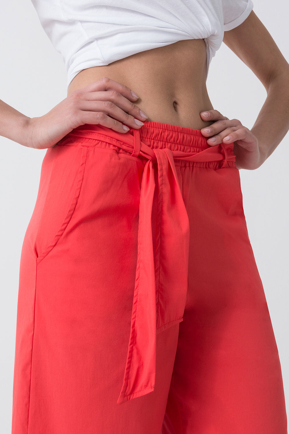 PANTALONE A GAMBA AMPIA CON FUSCIACCA