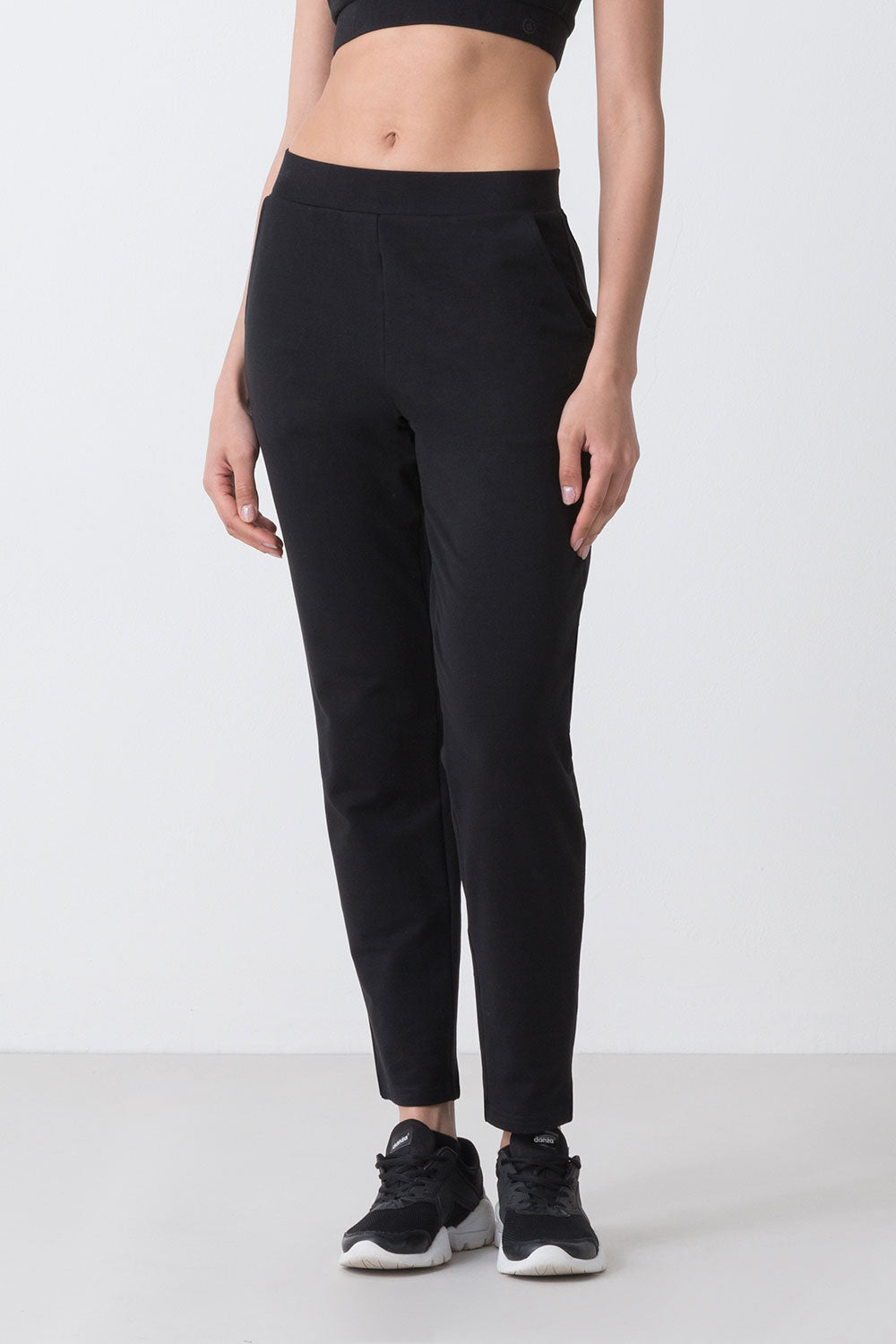PANTALÓN BÁSICO RECTO AL BAJO