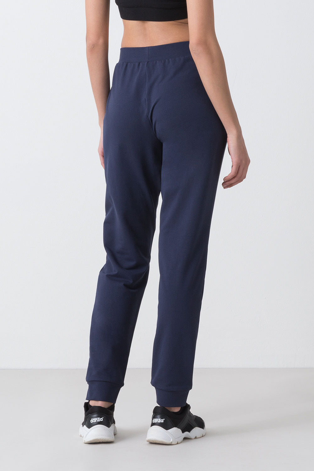 BASIC PANTALONE CON POLSINO AL FONDO