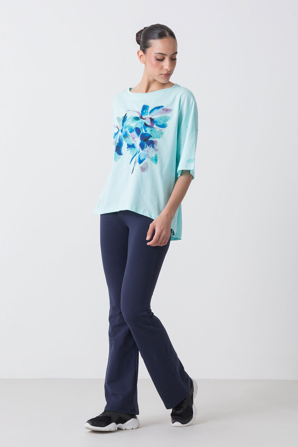 SUMMER T-SHIRT IN JERSEY LEGGERO CON GRAFICA FLOREALE