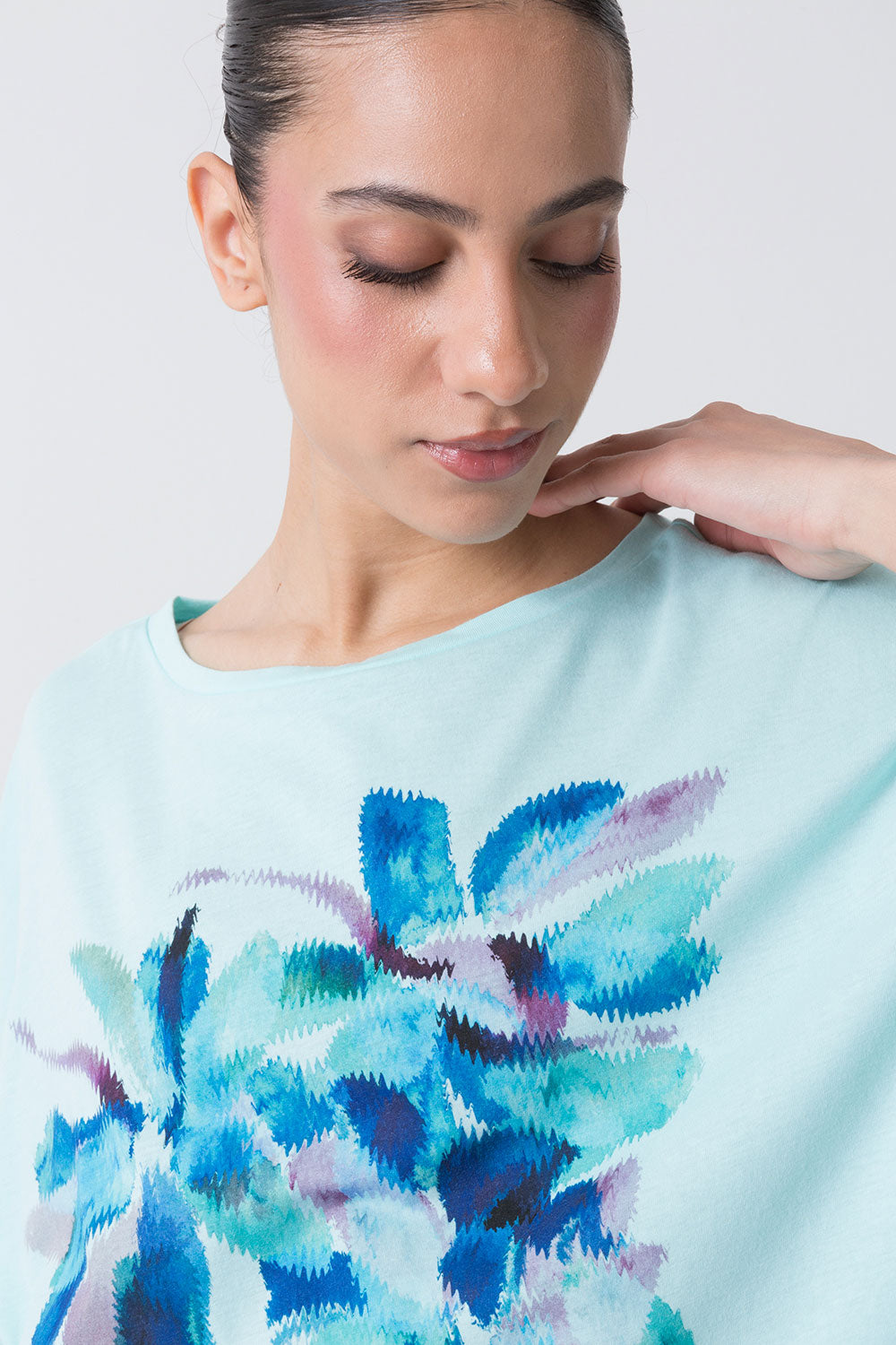 SUMMER T-SHIRT IN JERSEY LEGGERO CON GRAFICA FLOREALE