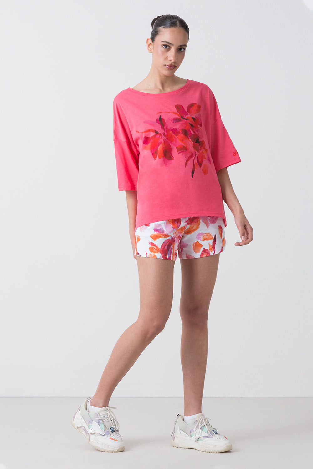 SUMMER T-SHIRT IN JERSEY LEGGERO CON GRAFICA FLOREALE