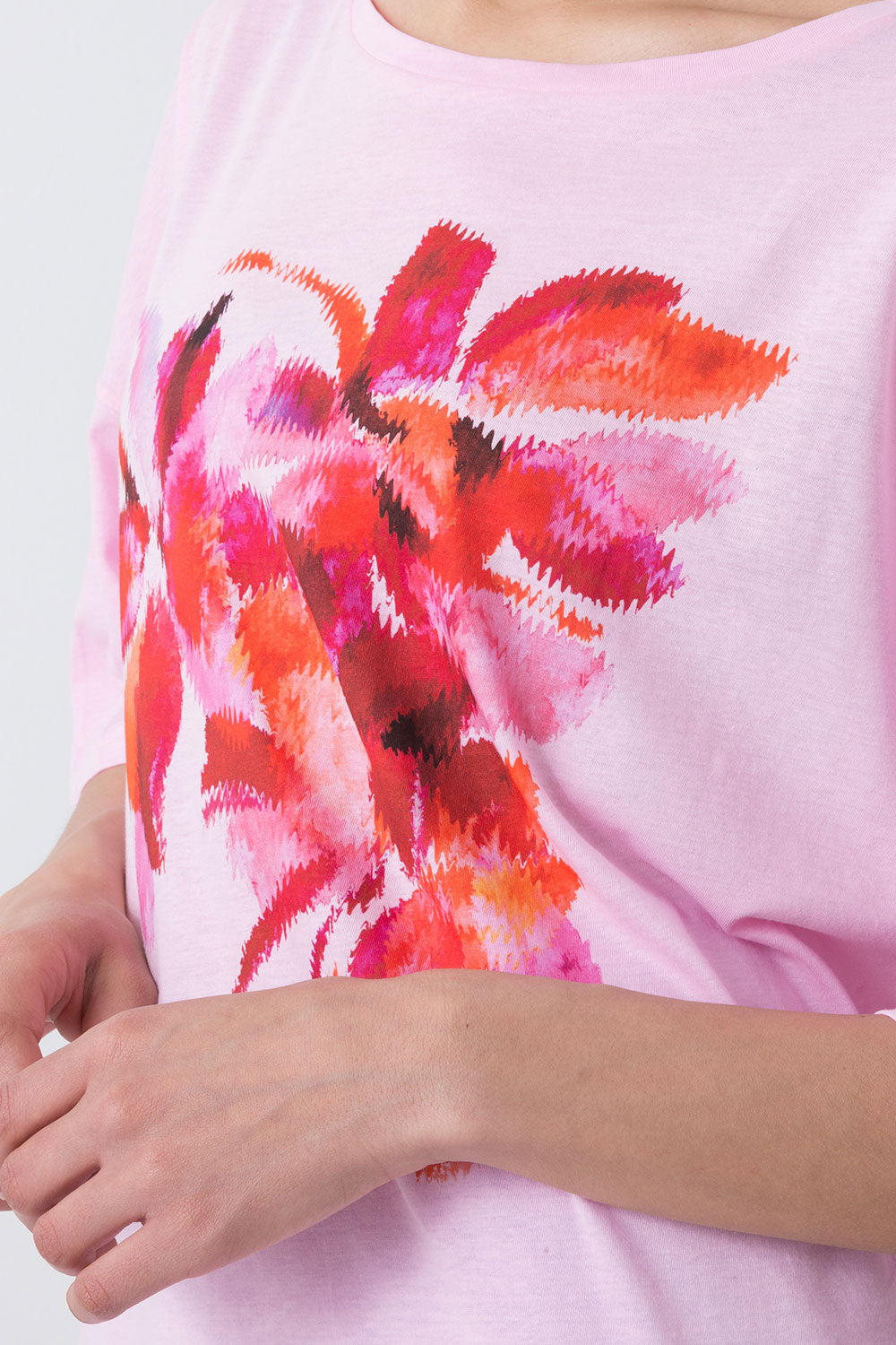 SUMMER T-SHIRT IN JERSEY LEGGERO CON GRAFICA FLOREALE