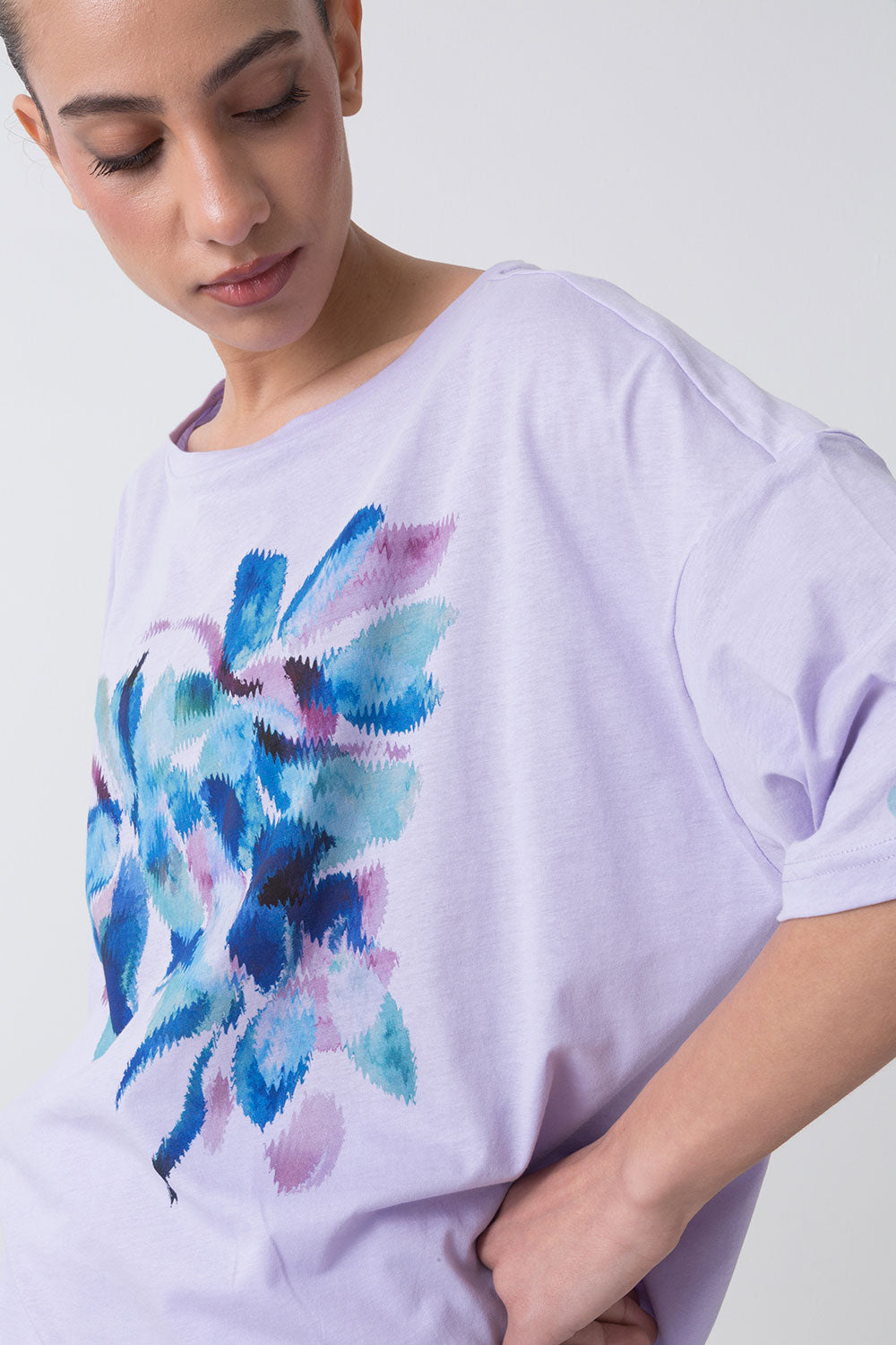 SUMMER T-SHIRT IN JERSEY LEGGERO CON GRAFICA FLOREALE