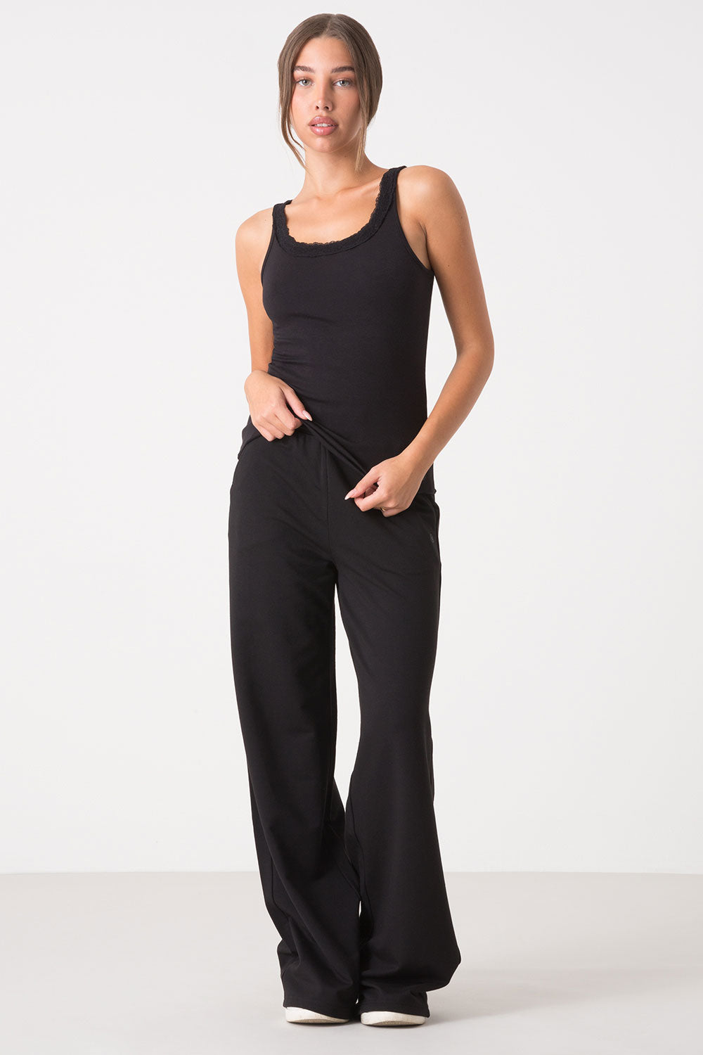 CANOTTA CON DETTAGLIO IN PIZZO