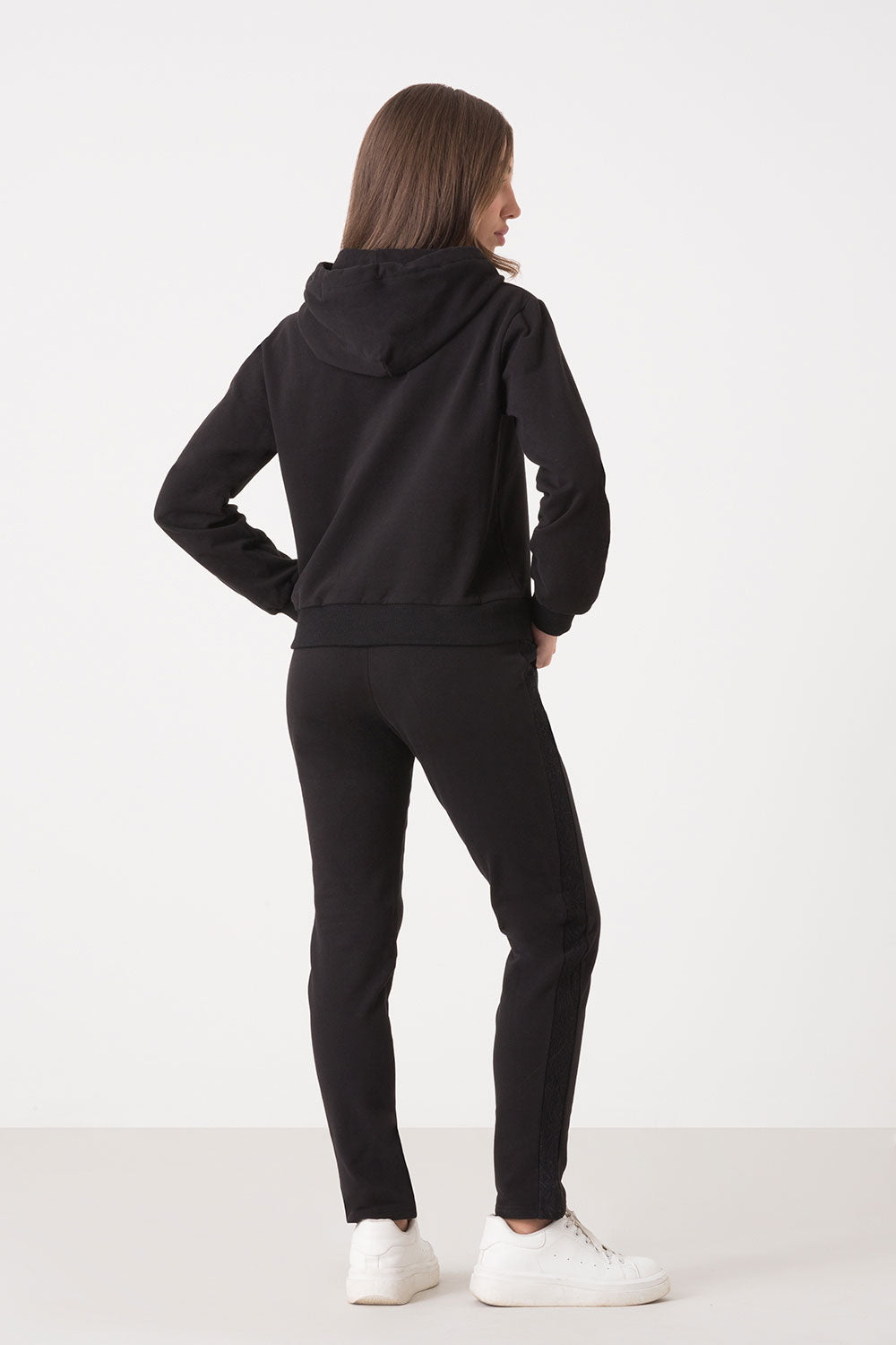 FELPA CAPUCCIO CON STAMPA A CONTRASTO