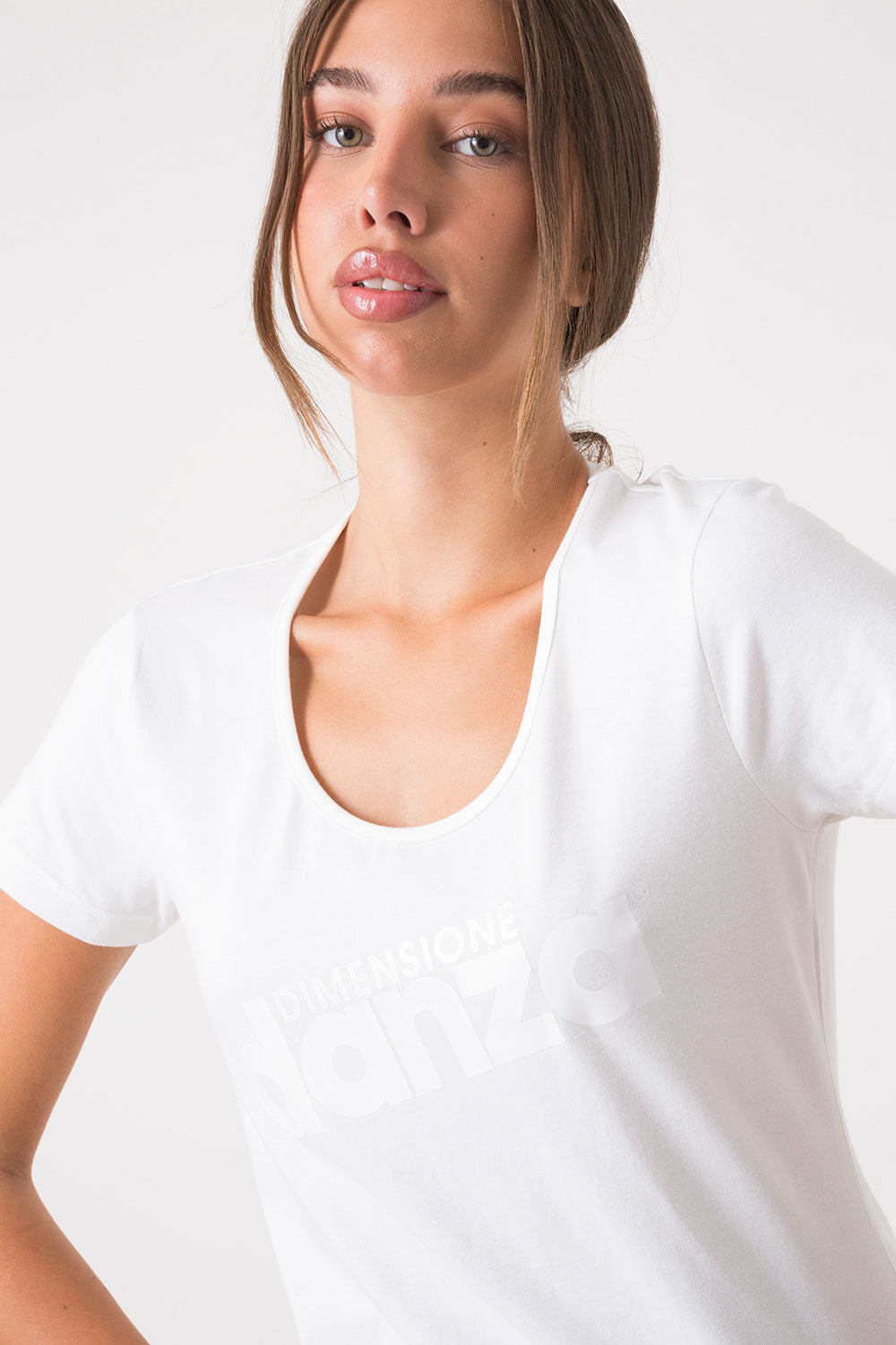 TSHIRT SLIM CON AMPIO SCOLLO ROTONDO