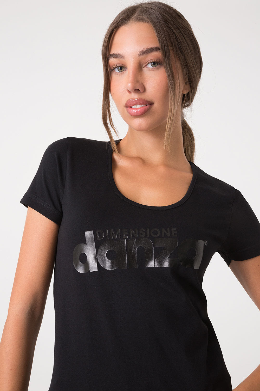 TSHIRT SLIM CON AMPIO SCOLLO ROTONDO