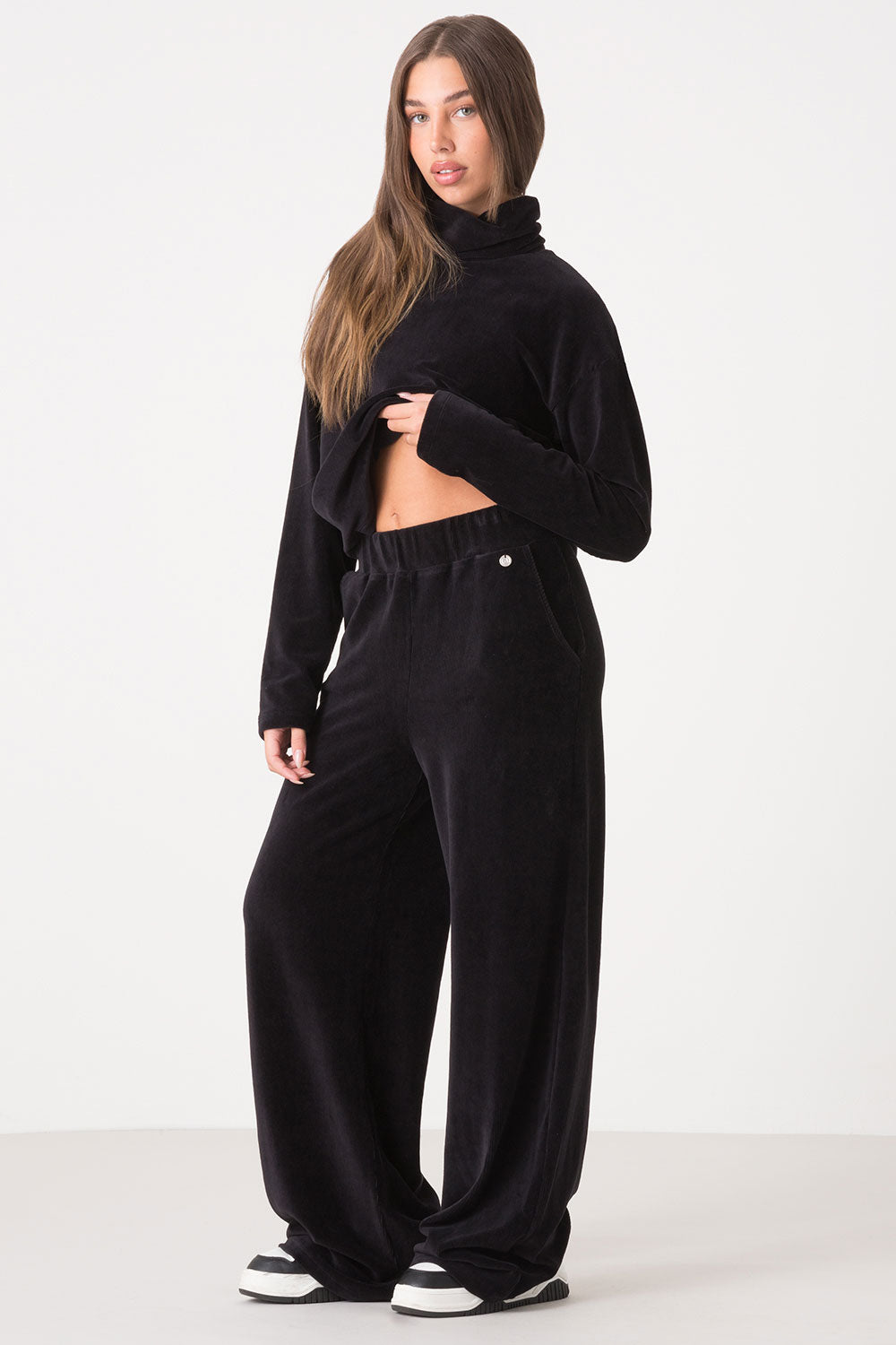 PANTALONE AMPIO IN VELLUTO LEGGERO A COSTE