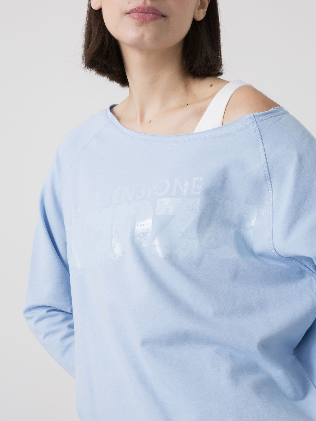 LEICHTES DAME-TANZ-SWEATSHIRT AUS STRETCH-SWEAT MIT U-BOOT-AUSSCHNITT UND FRONTLOGO