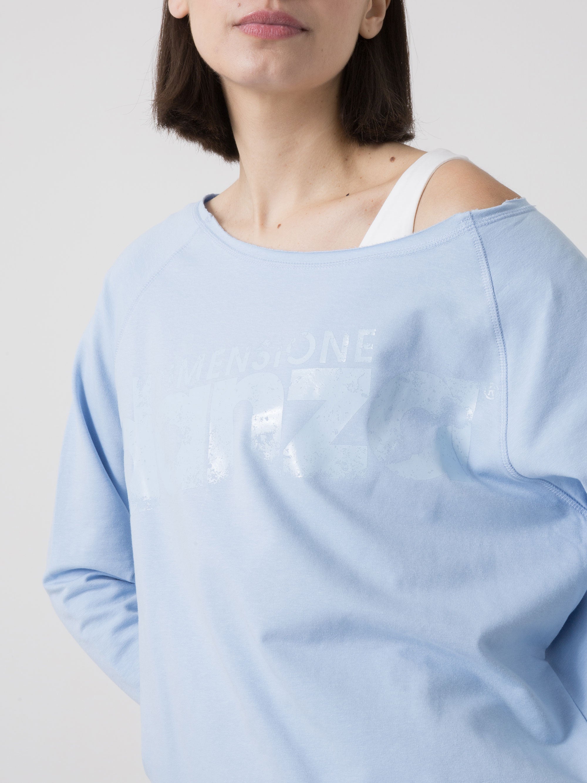 LEICHTES DAME-TANZ-SWEATSHIRT AUS STRETCH-SWEAT MIT U-BOOT-AUSSCHNITT UND FRONTLOGO