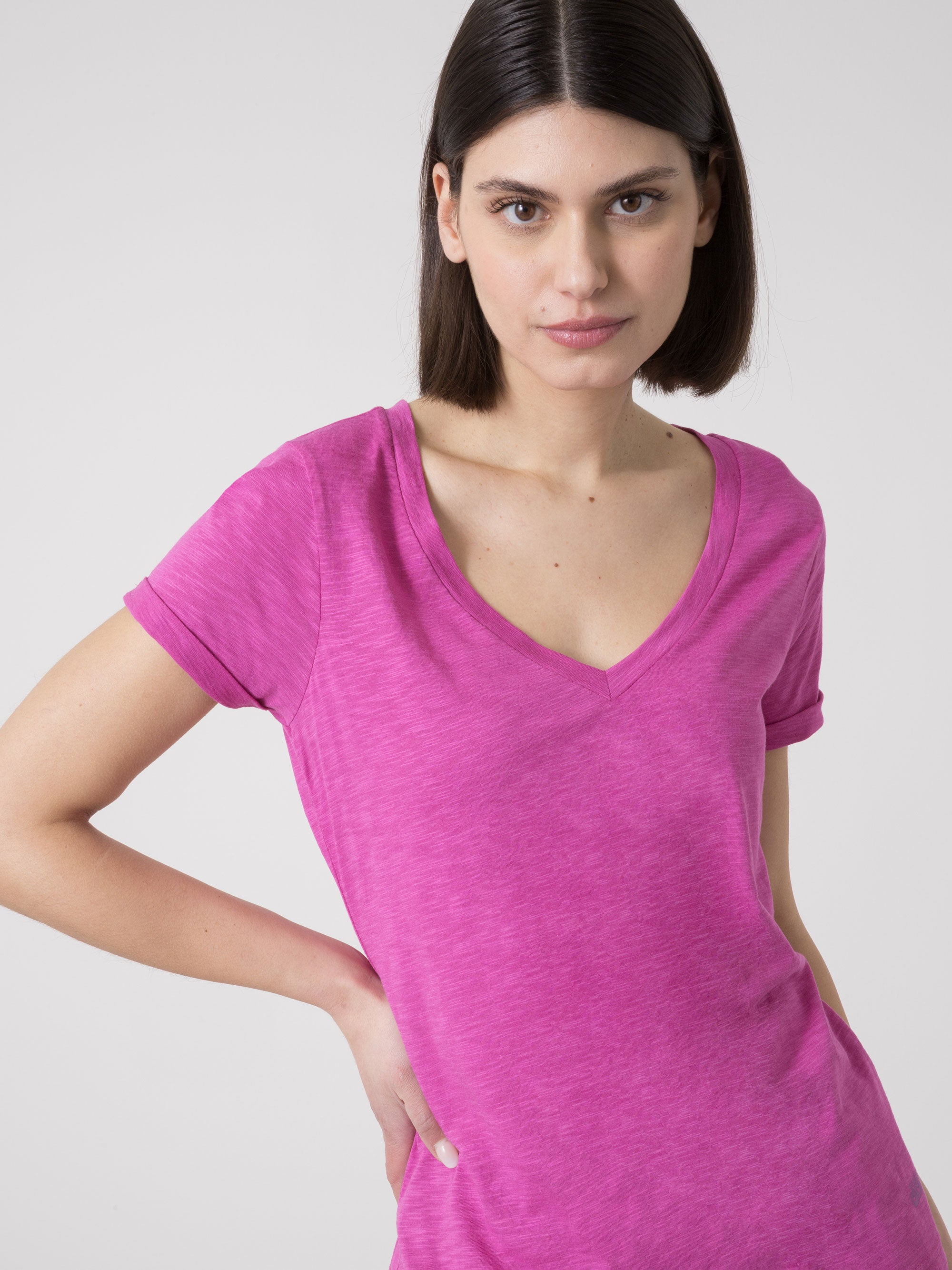 T-SHIRT DONNA DIMENSIONE DANZA IN SLUB JERSEY CON SCOLLO A V