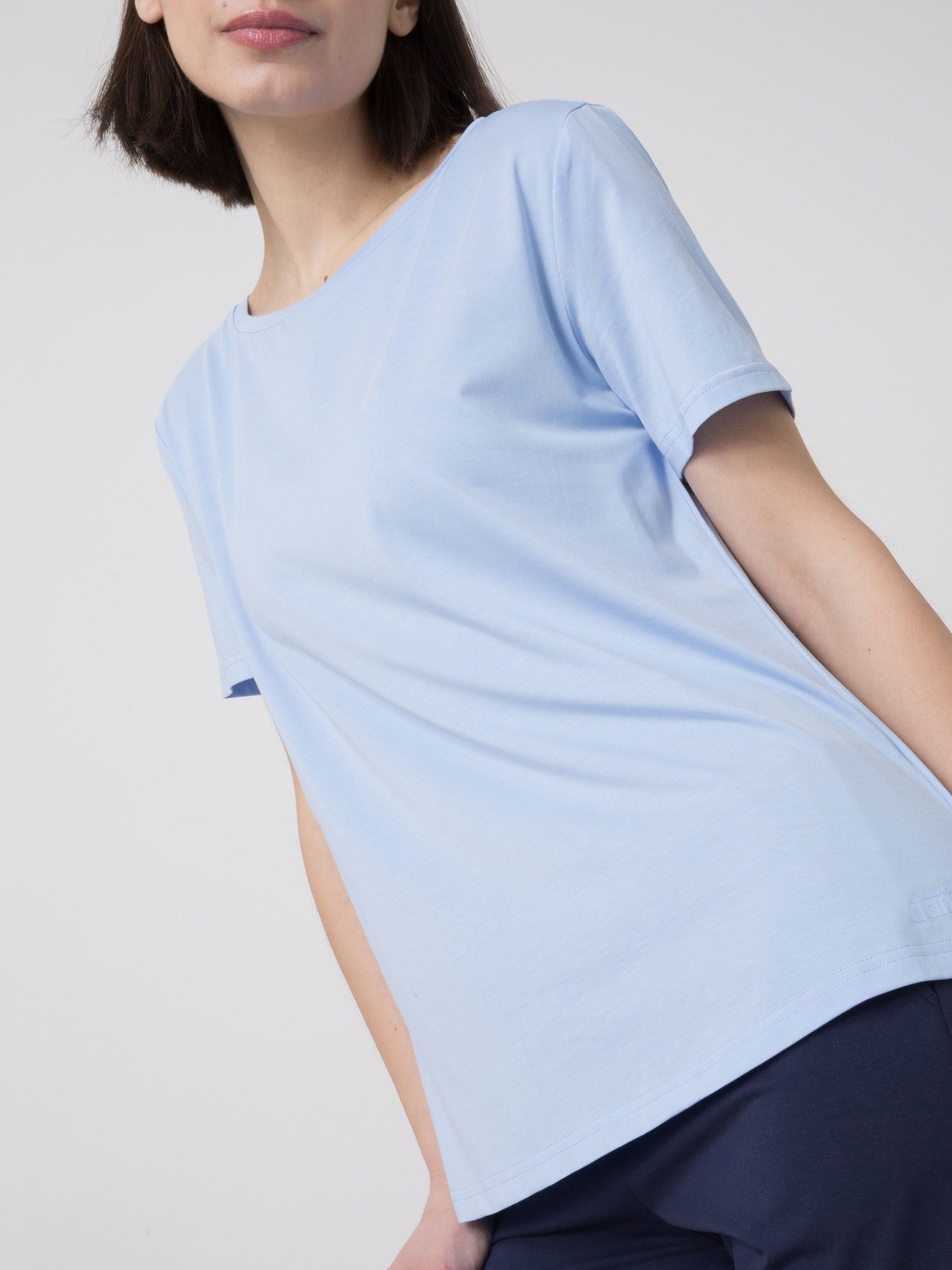 DAME-T-SHIRT FRA DIMENSIONE DANZA I STRETCH MODAL JERSEY MED BAGINDSATS I GEORGETTE