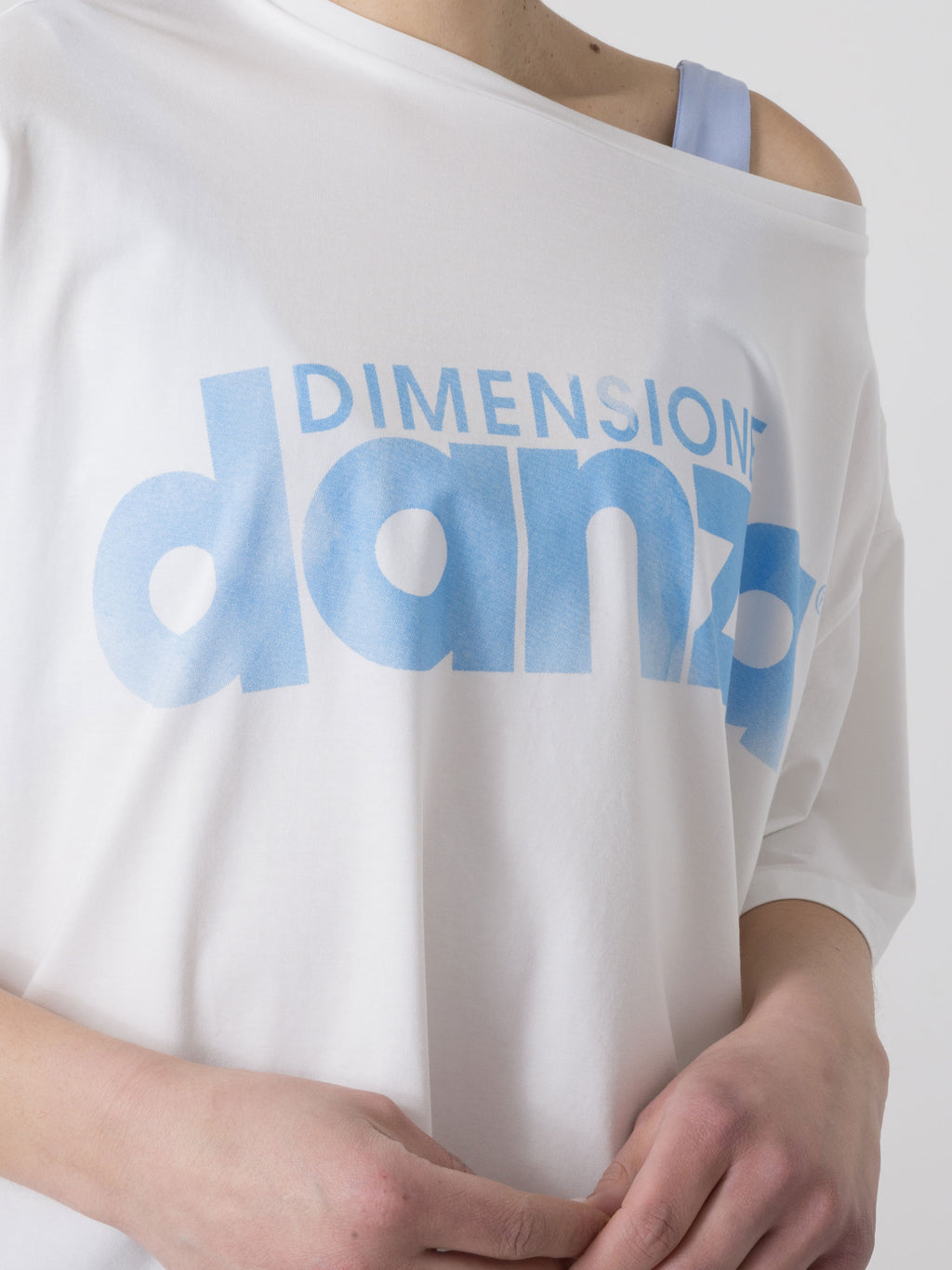 NAISTEN T-PAITA DIMENSIONE DANZA JOUSTAVASTA MODAL-JERSEYSTÄ ETULOGOLLA