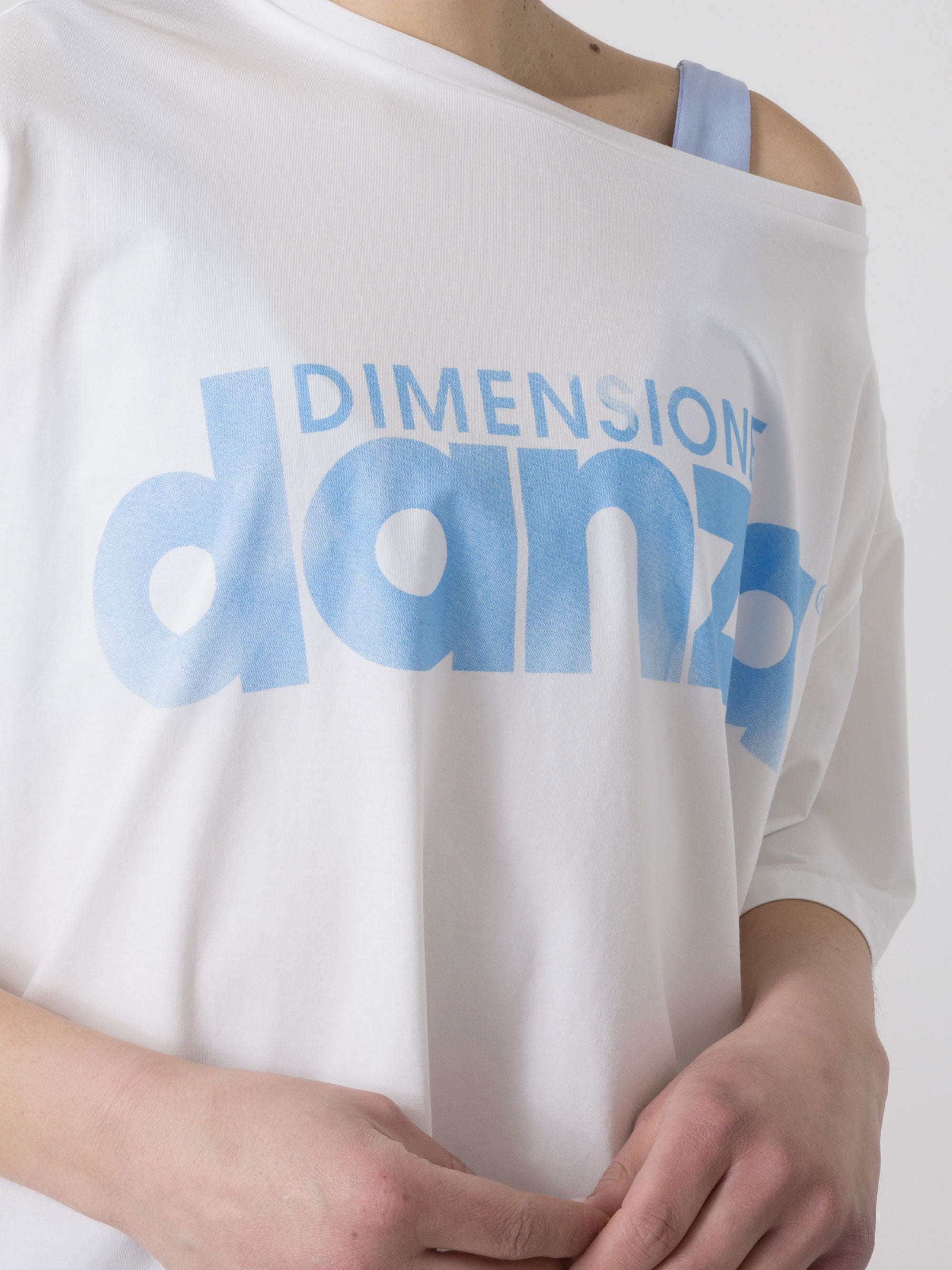 DÁMSKÉ TRIČKO DIMENSIONE DANZA Z MODALOVÉHO ŽERZEJE S PŘEDNÍM LOGEM
