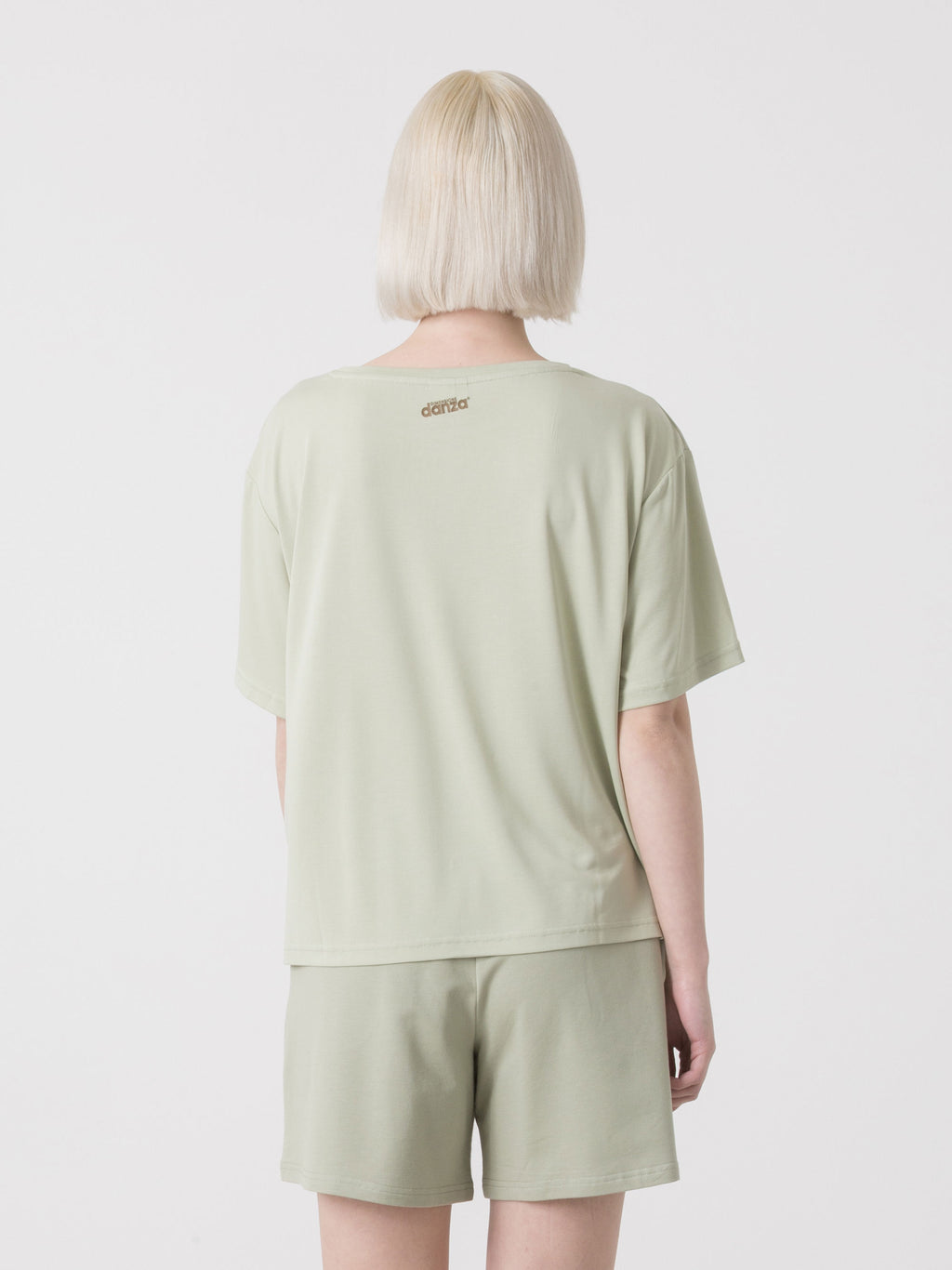 T-SHIRT DONNA IN VISCOSA CON LOGO FRONTALE IN RASO DIMENSIONE DANZA