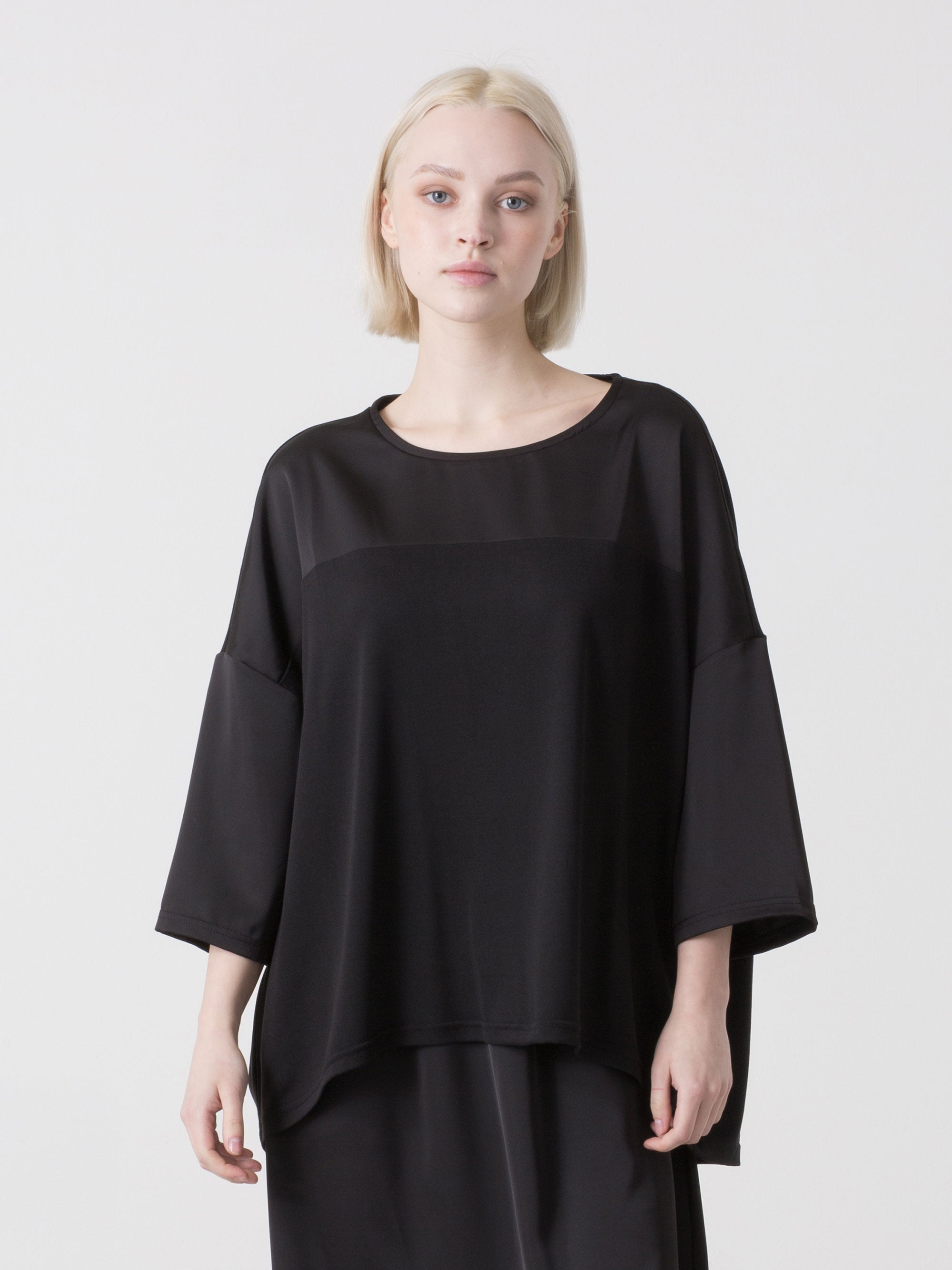 ASYMETRICKÉ DÁMSKÉ TRIČKO DIMENSIONE DANZA Z MĚKKÉ VISKÓZY