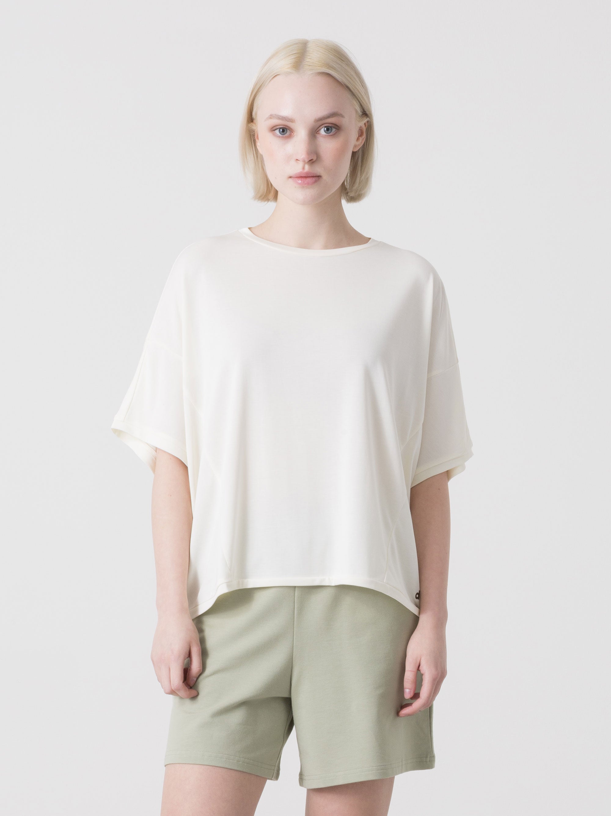 DÁMSKÉ TRIČKO DIMENSIONE DANZA Z VISKÓZY MAXI S GEOMETRICKÝMI ŠVY