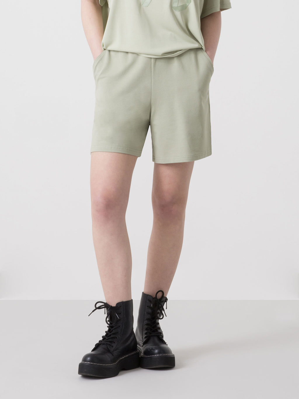 BERMUDAS DE SENHORA DIMENSIONE DANZA EM FELPA MODAL COM CINTURA ELÁSTICA E BOLSOS