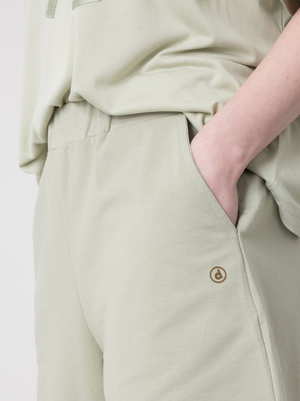 BERMUDA DONNA DIMENSIONE DANZA IN FELPA MODAL CON VITA ELASTICA E TASCHE