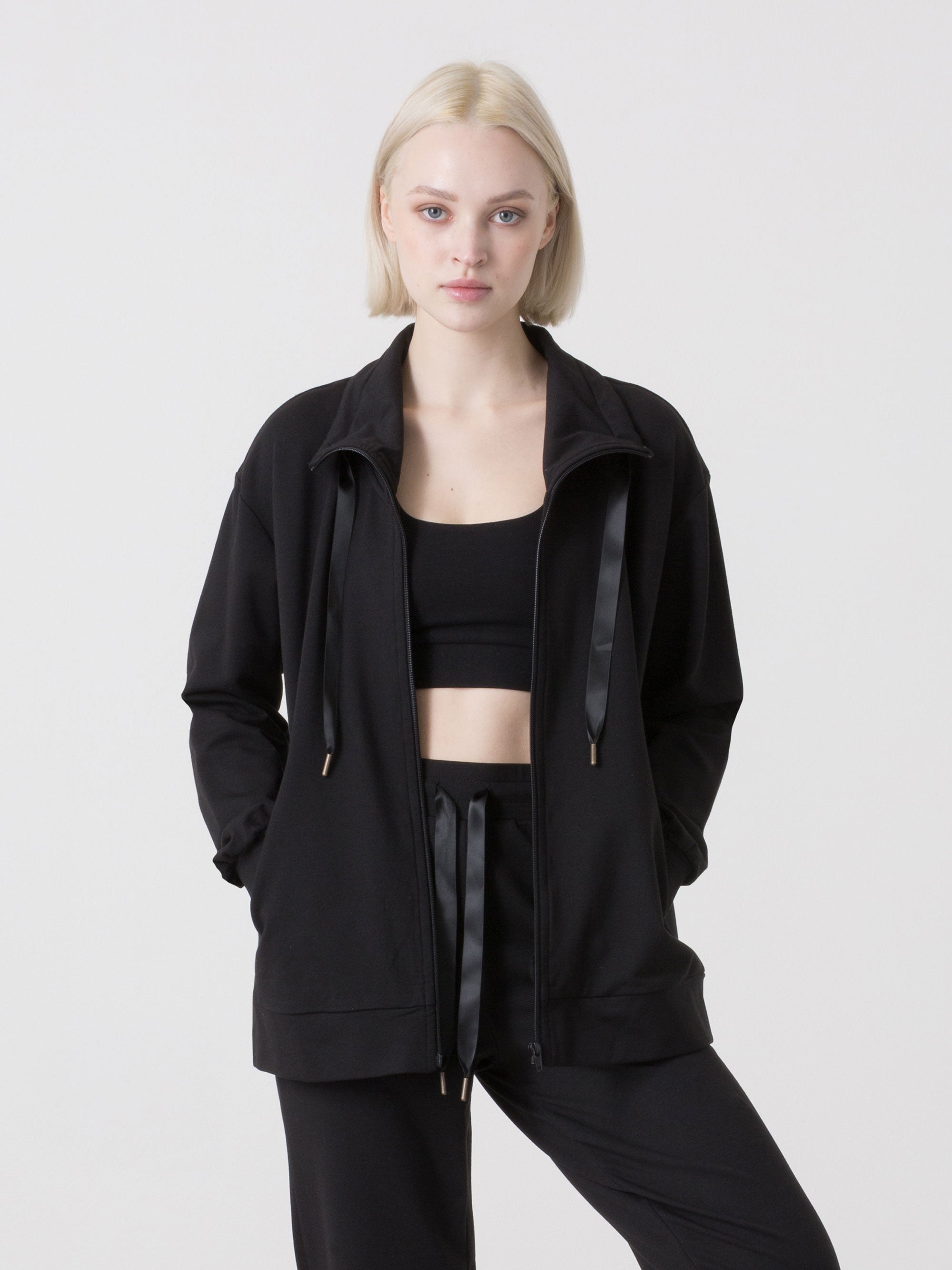 DÁMSKÁ MIKINA FULL ZIP Z MODALU DIMENSIONE DANZA OVERSIZE S VYSOKÝM LÍMCEM A SATÉNOVÝM DETAIL