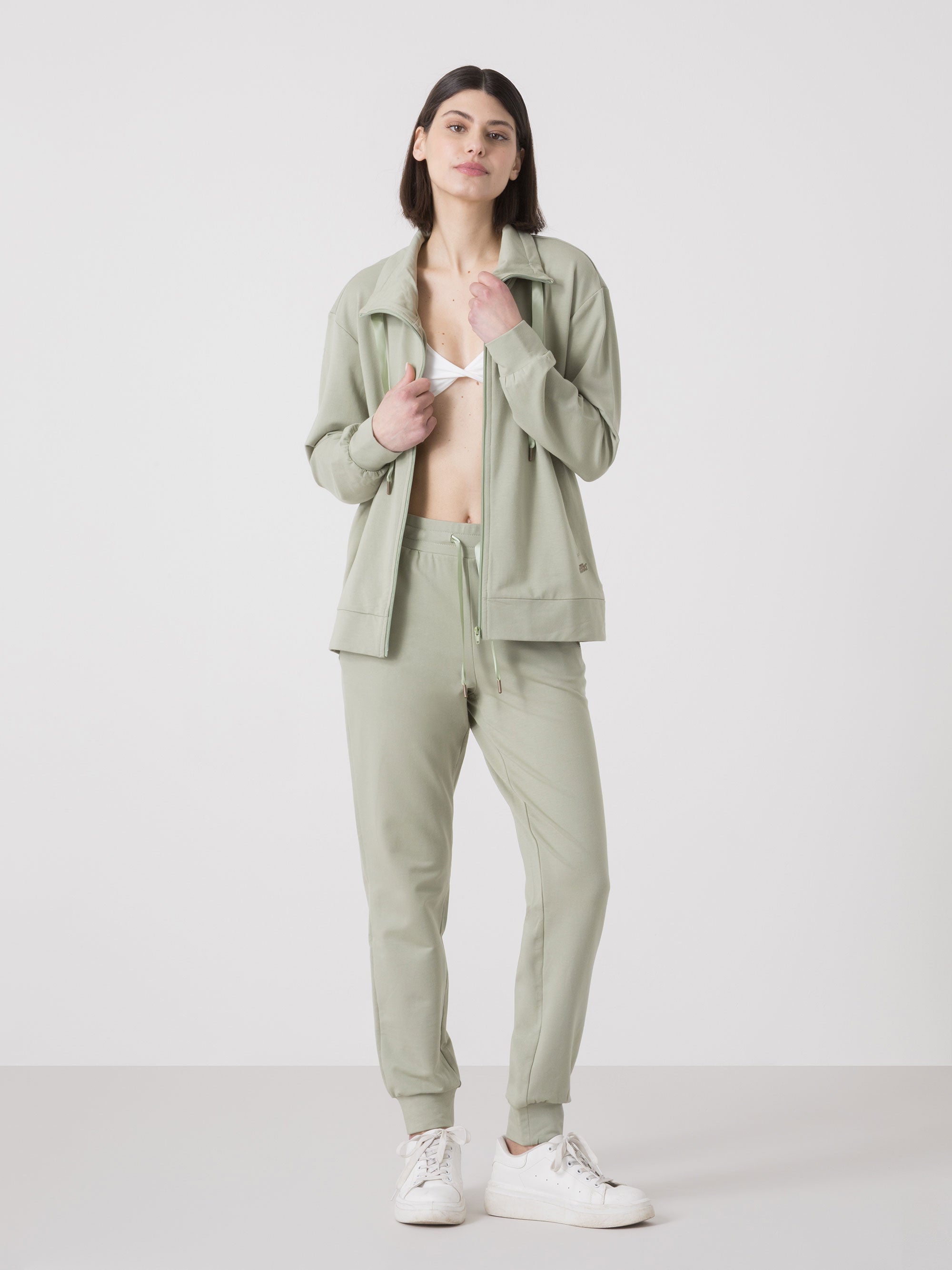 SWEATSHIRT DE MULHER FULL ZIP EM MODAL DIMENSIONE DANZA OVERSIZED COM GOLA ALTA E DETALHE ACETINADO