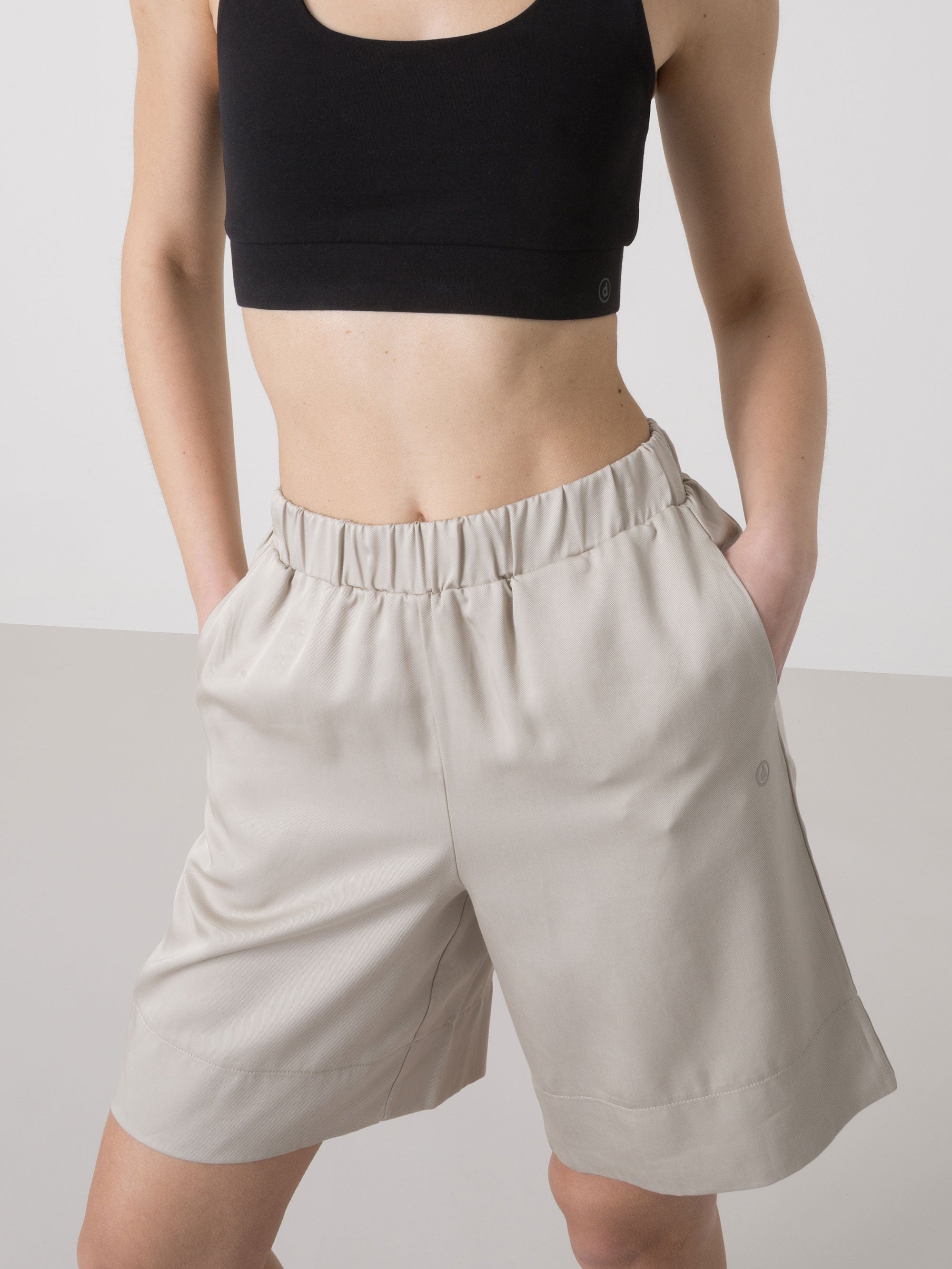 DIMENSIONE DANZA BERMUDA DONNA IN TENCEL CON VITA ELASTICA E TASCHE LATERALI