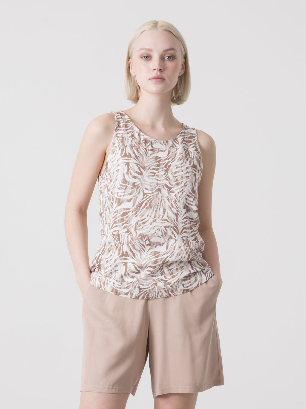 ŽENSKI TANK TOP SAFARI OD VISKOZE DIMENSIONE DANZA S ALL OVER PRINTOM