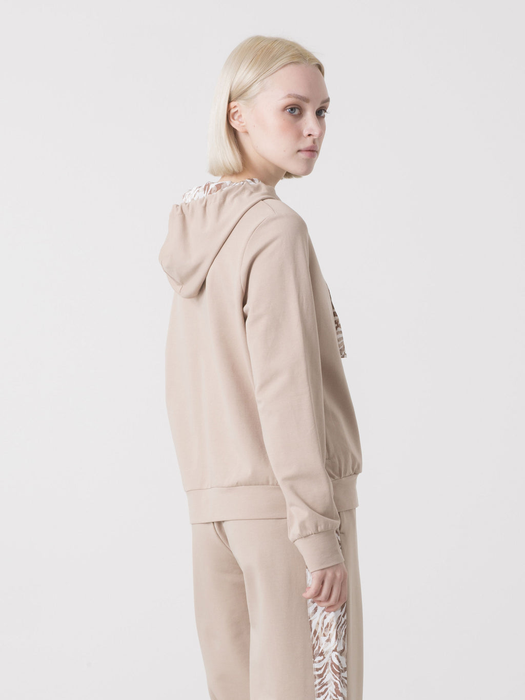 DIMENSIONE DANZA NAISTEN TÄYSVETOKETJULLINEN HUPPARI, STRETCH JA ANIMALIER-YKSITYISKOHDAT