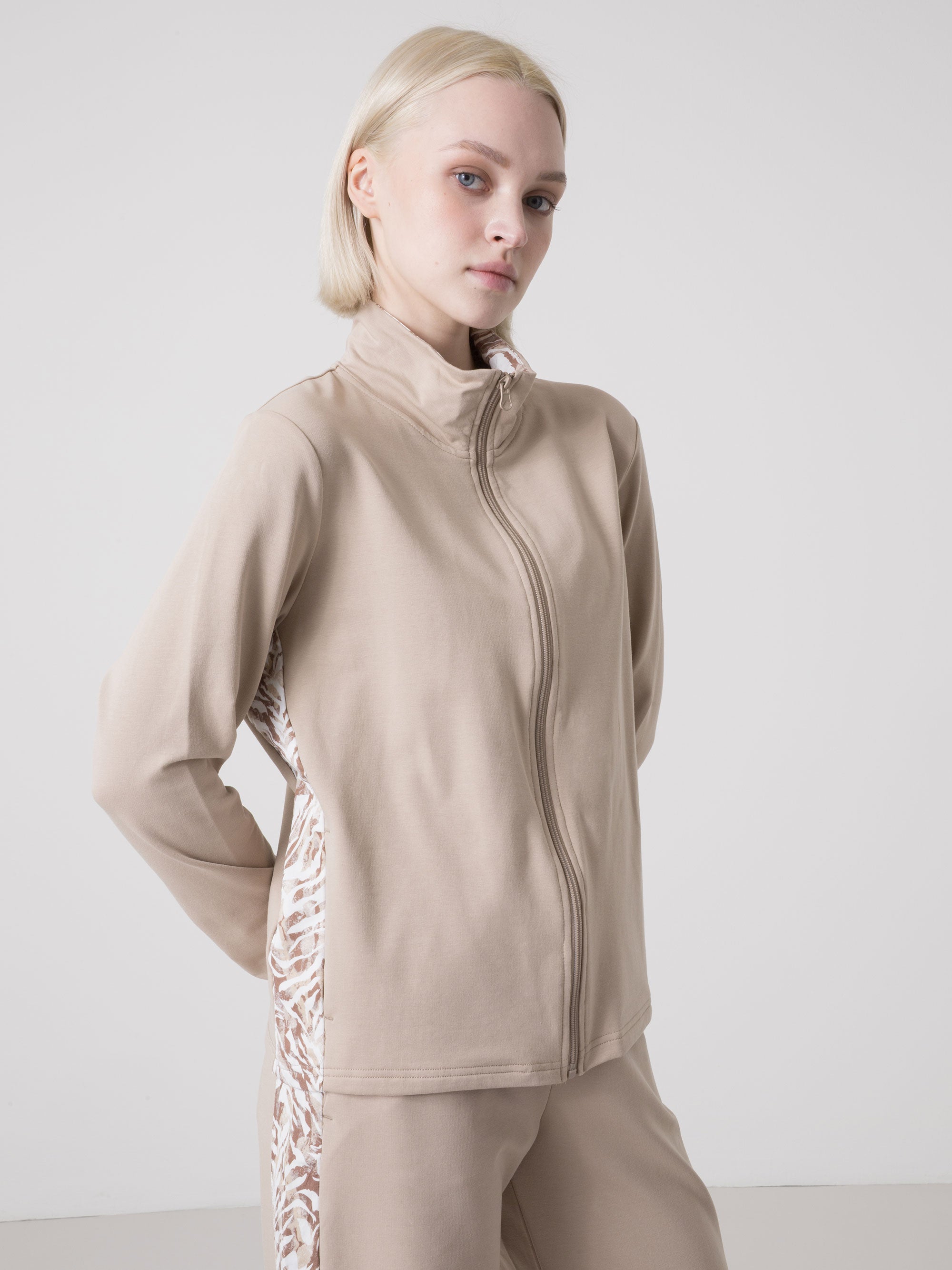 DÁMSKÁ MIKINA DIMENSIONE DANZA FULL ZIP STRETCH S VSADKAMI S ANIMAL PRINTEM