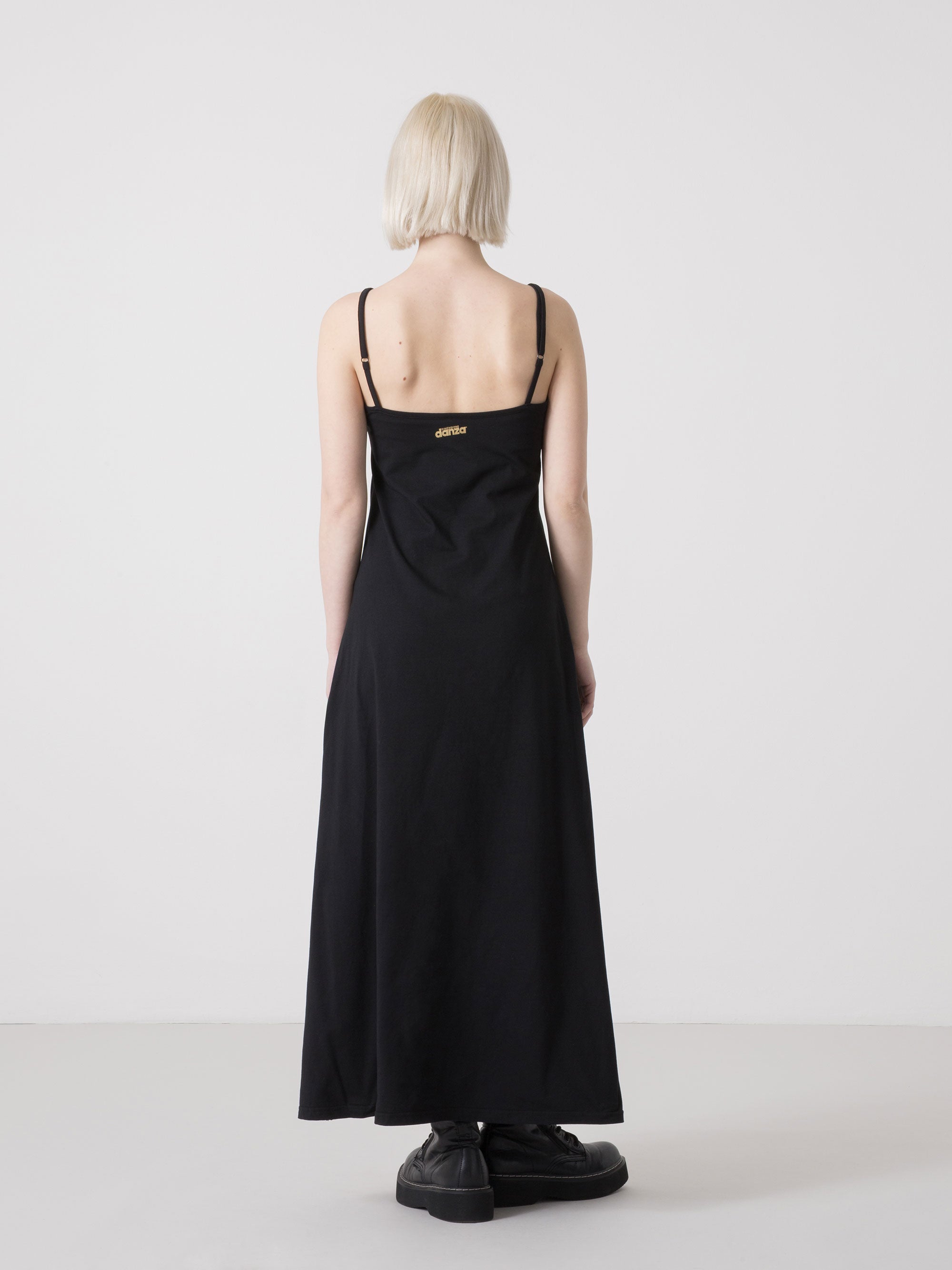 DLOUHÉ DÁMSKÉ ŠATY DIMENSIONE DANZA Z PRUŽNÉHO ŽERZEJE S NASTAVITELNÝMI RAMÍNKY A BOČNÍMI ROZPARKY