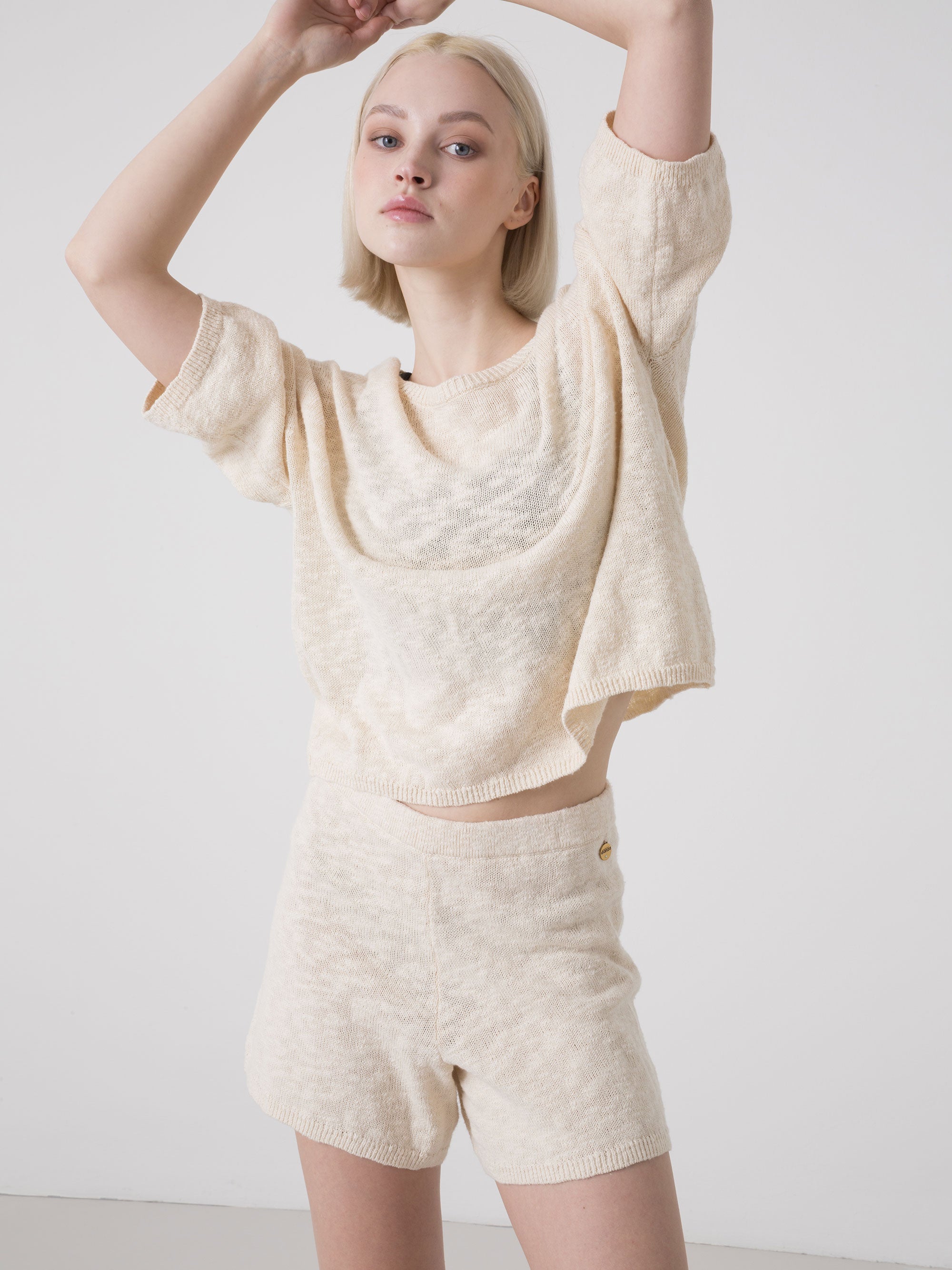 SHORTS DONNA IN MAGLIA DIMENSIONE DANZA DAL TAGLIO ESSENZIALE