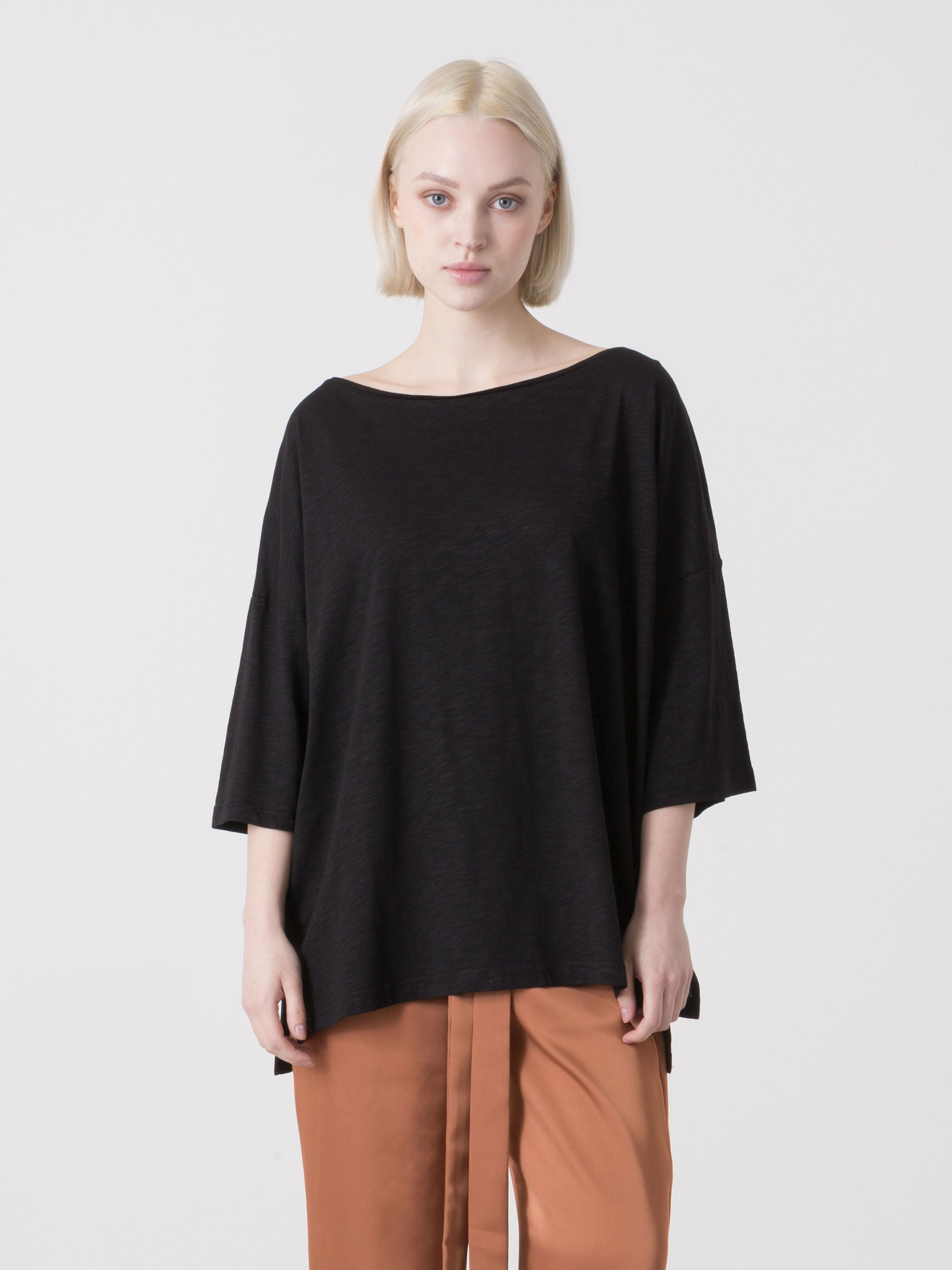 DÁMSKÉ TRIČKO DIMENSIONE DANZA ZE SLUB JERSEY S ASYMETRICKOU LINIÍ