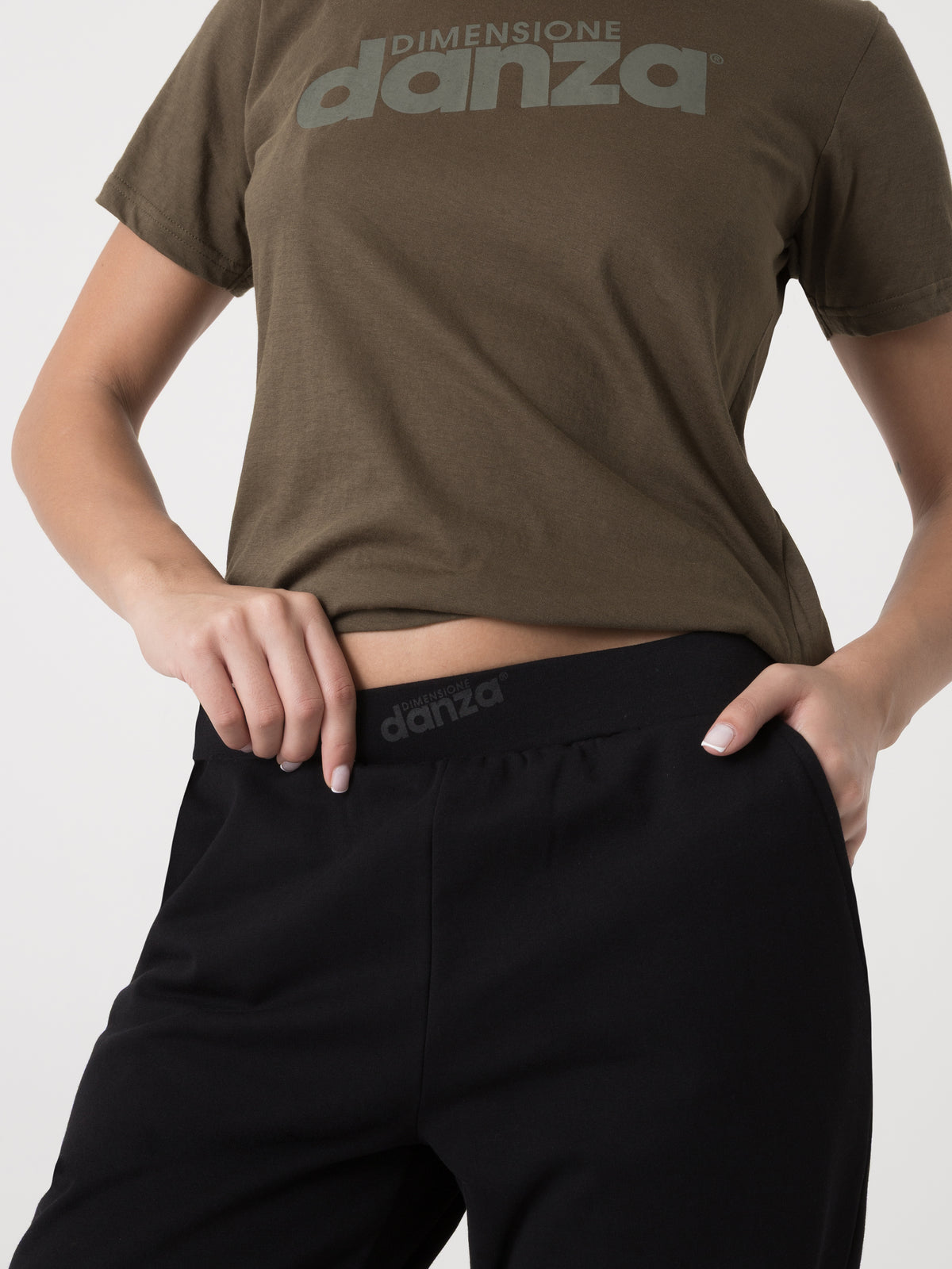 Item image: 41D100F98P   Color: 2000    