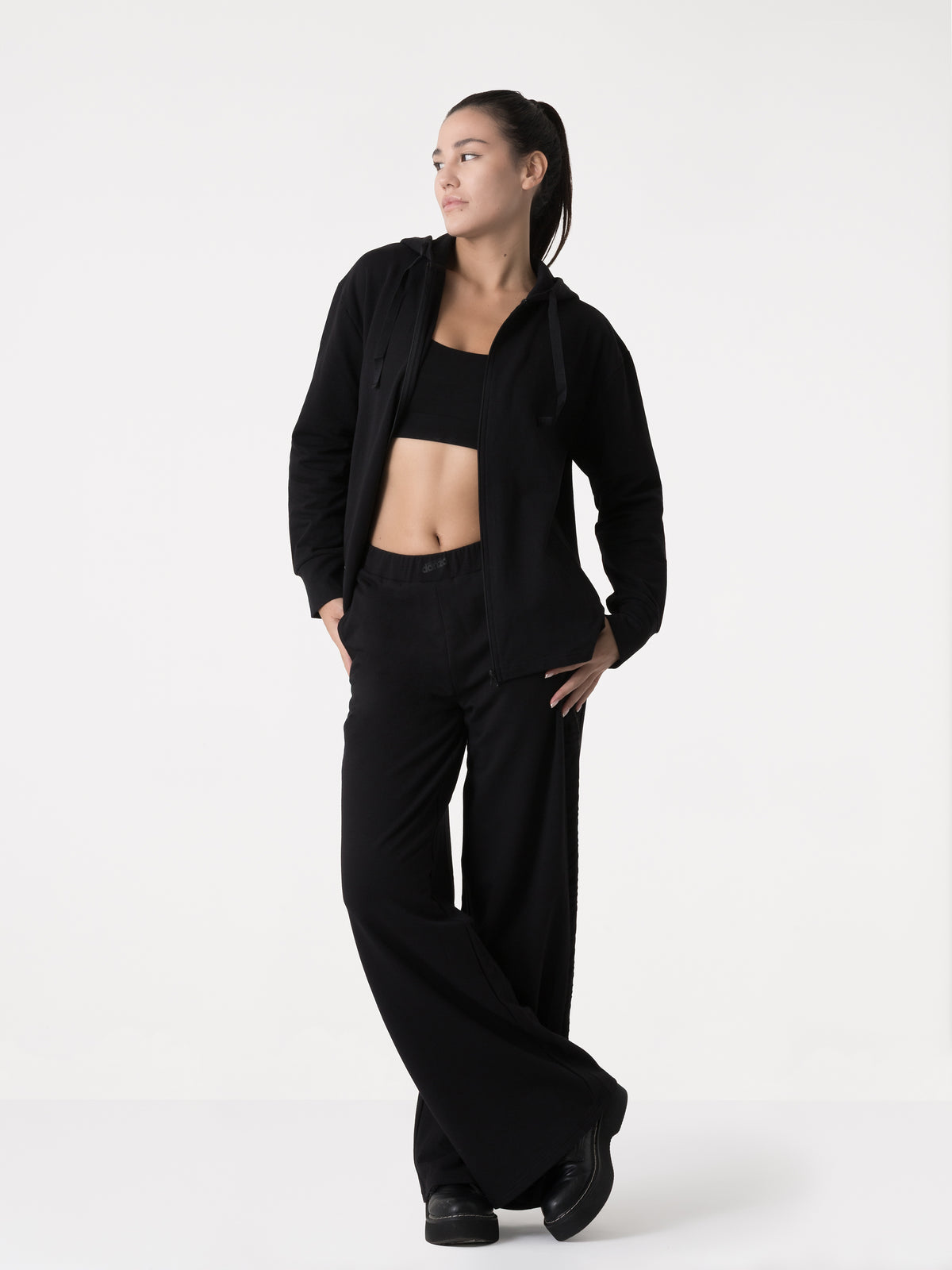 Item image: 41D116F98    Color: 2000    