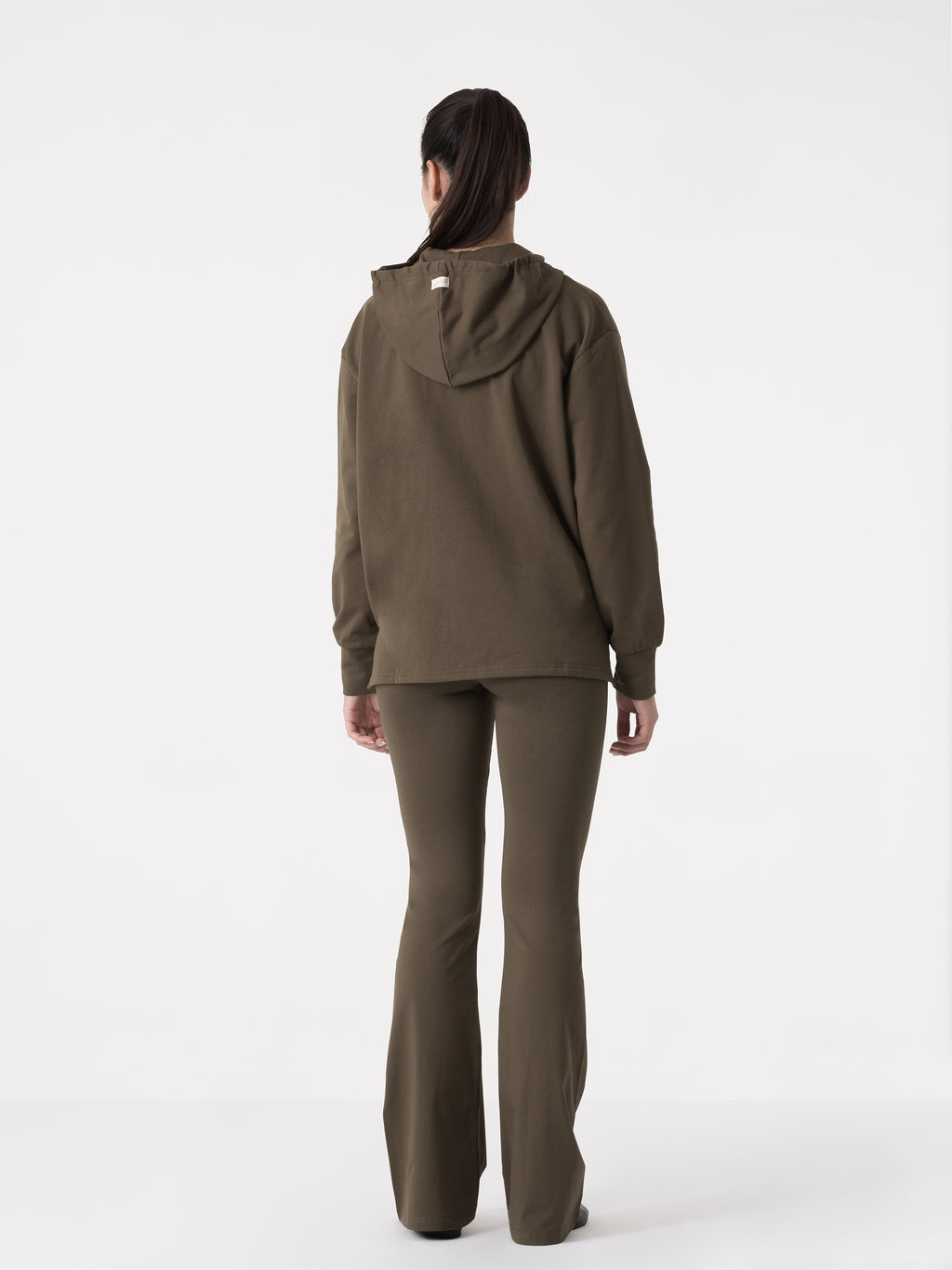 Item image: 41D116F98    Color: GQ00    