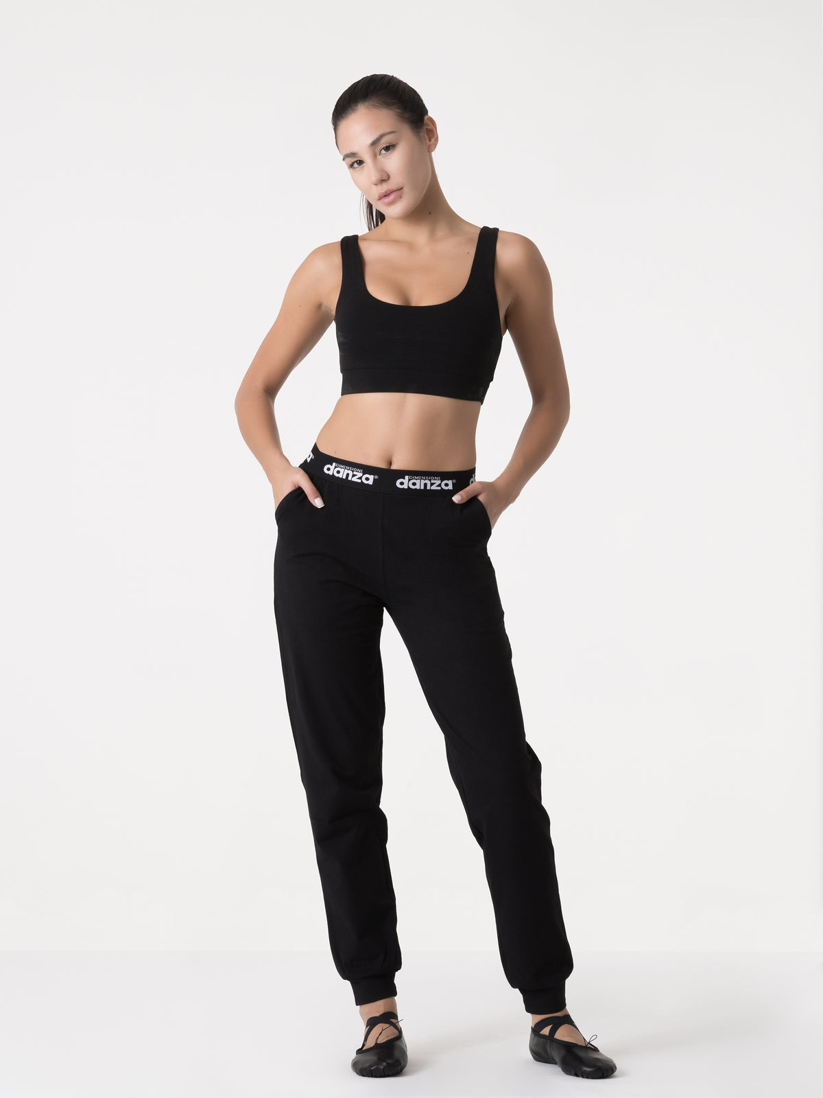 Item image: 41D132J84    Color: 2000    