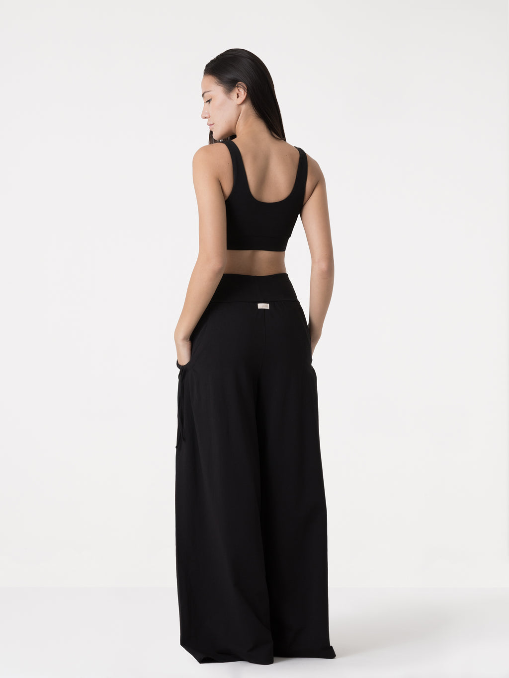 Item image: 41D134J84    Color: 2000    