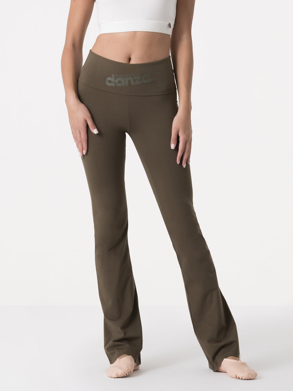 Item image: 41D139J00    Color: GQ00    