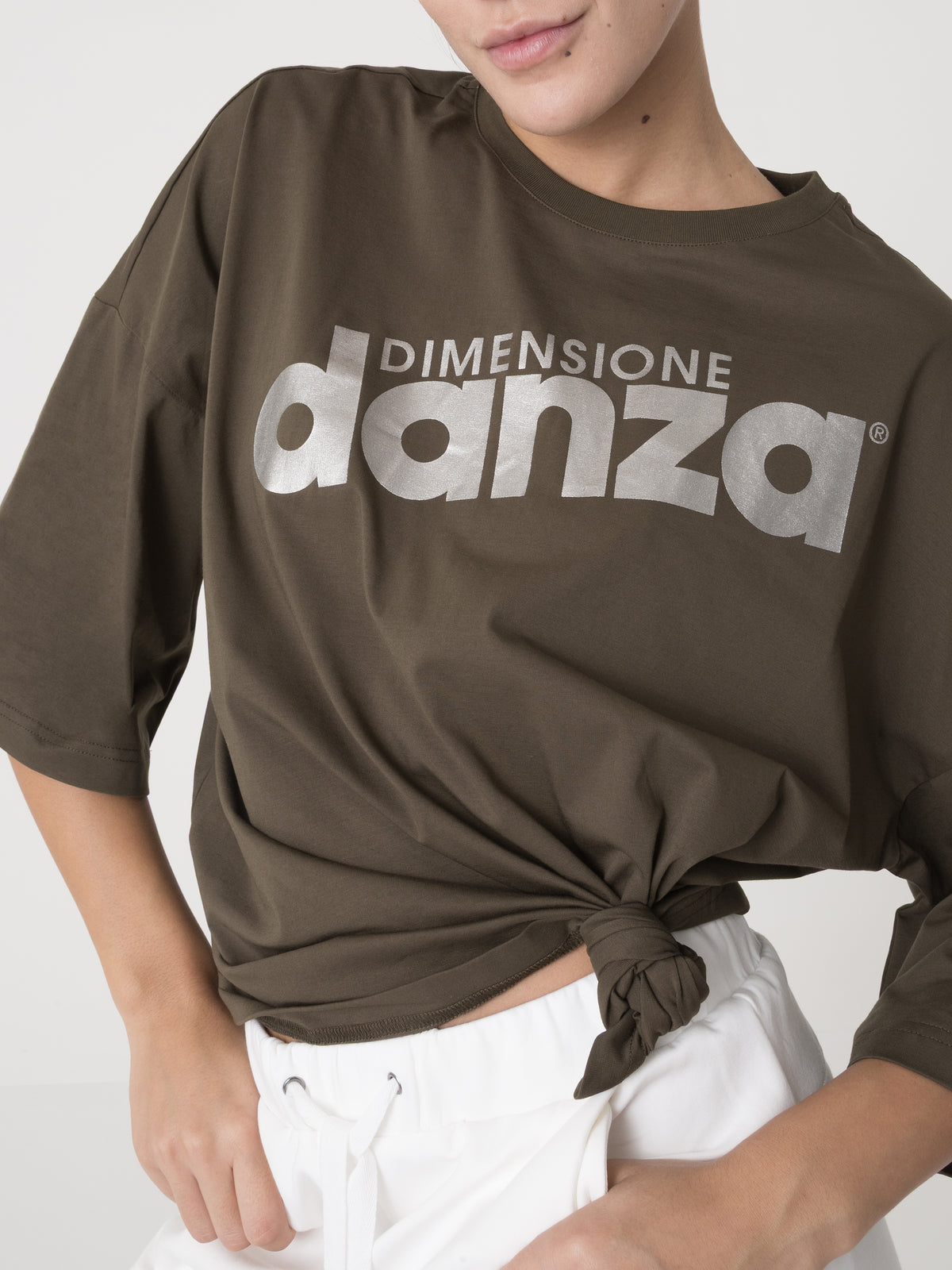 Item image: 41D200J21    Color: GQ00    