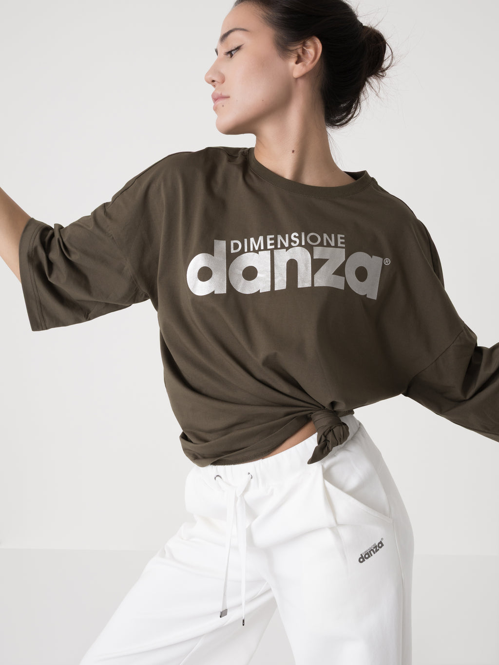 Item image: 41D200J21    Color: GQ00    