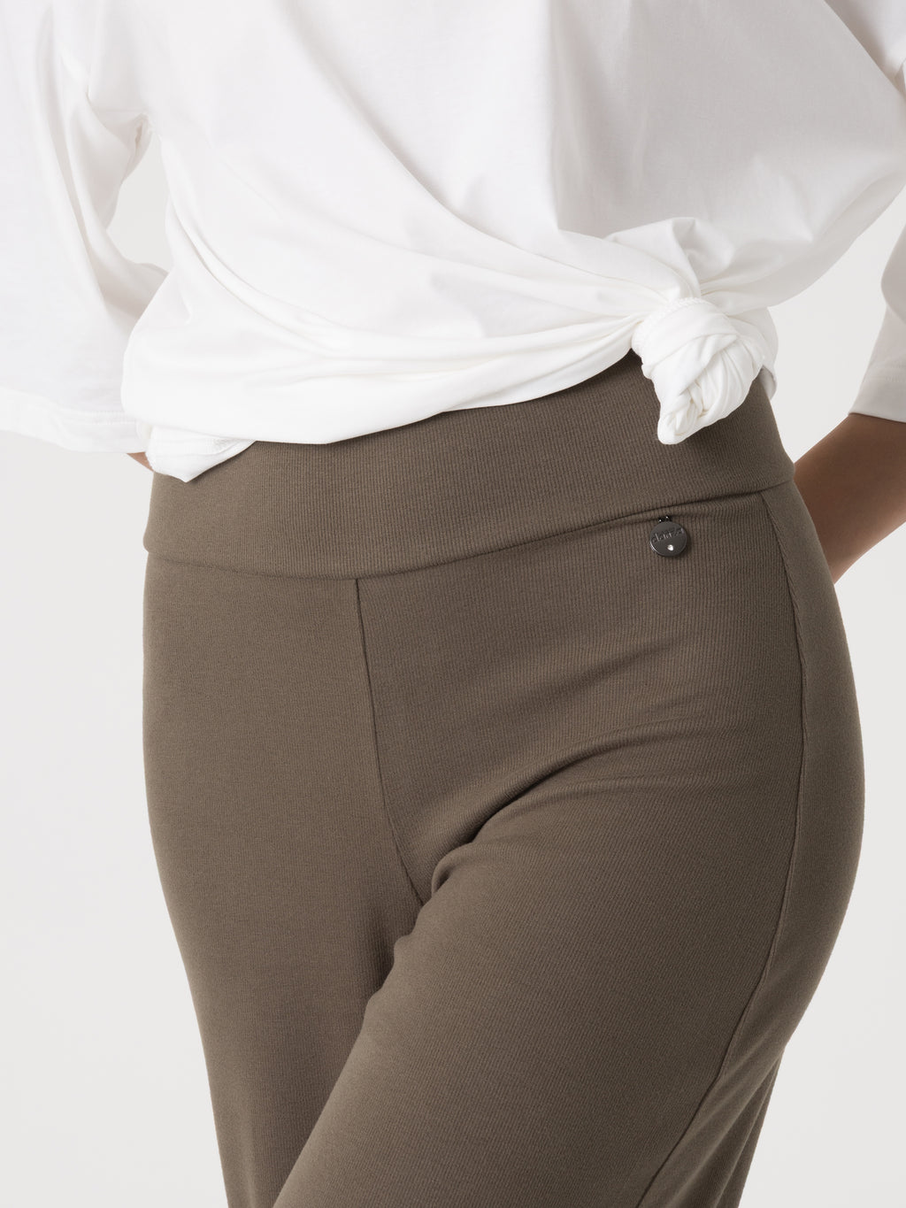 Item image: 41D207R33    Color: GQ00    
