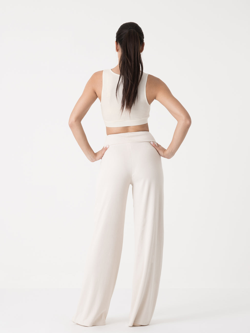Item image: 41D207R33    Color: WT00    