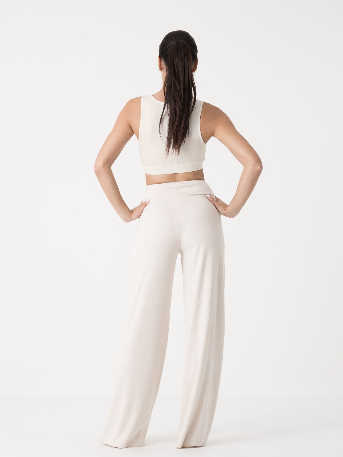 Item image: 41D207R33    Color: WT00    