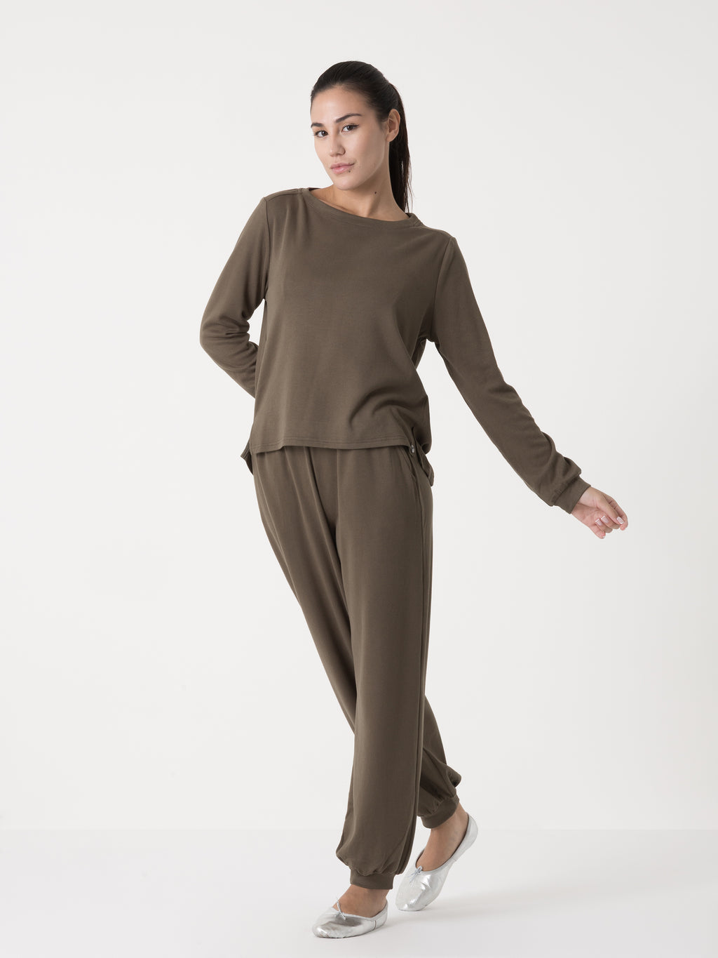 Item image: 41D208R33    Color: GQ00    
